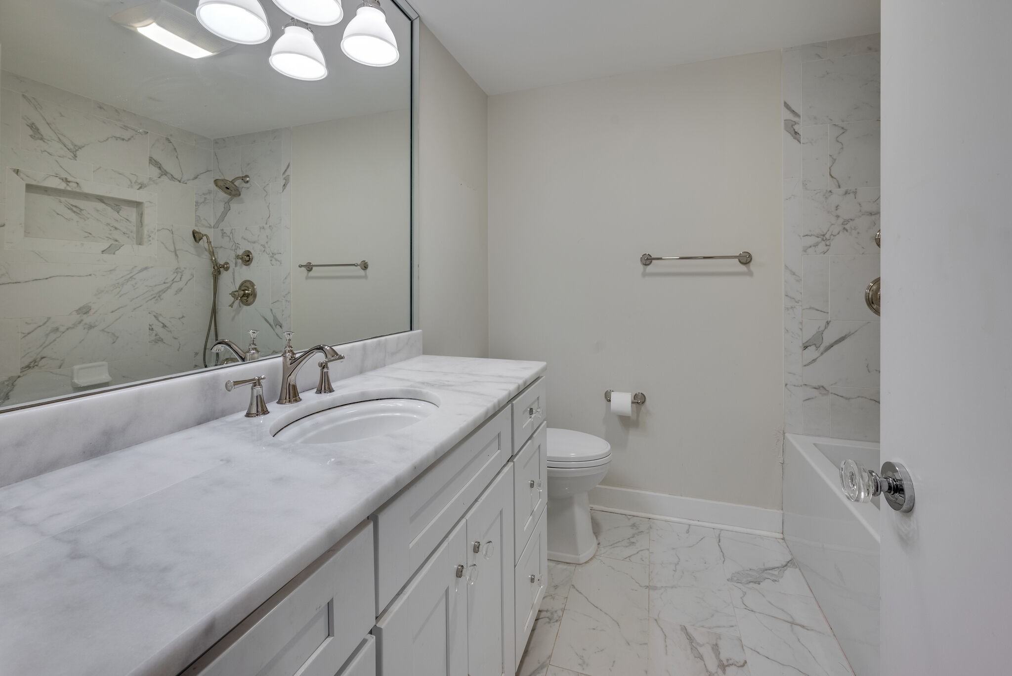 4215 Harding Pike Unit: 211