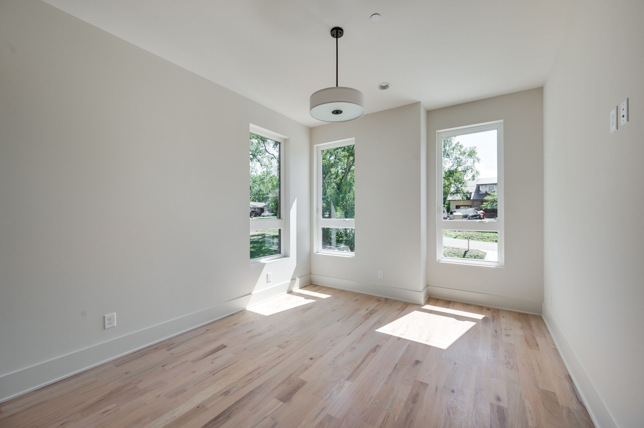 1408A Clifton Ln