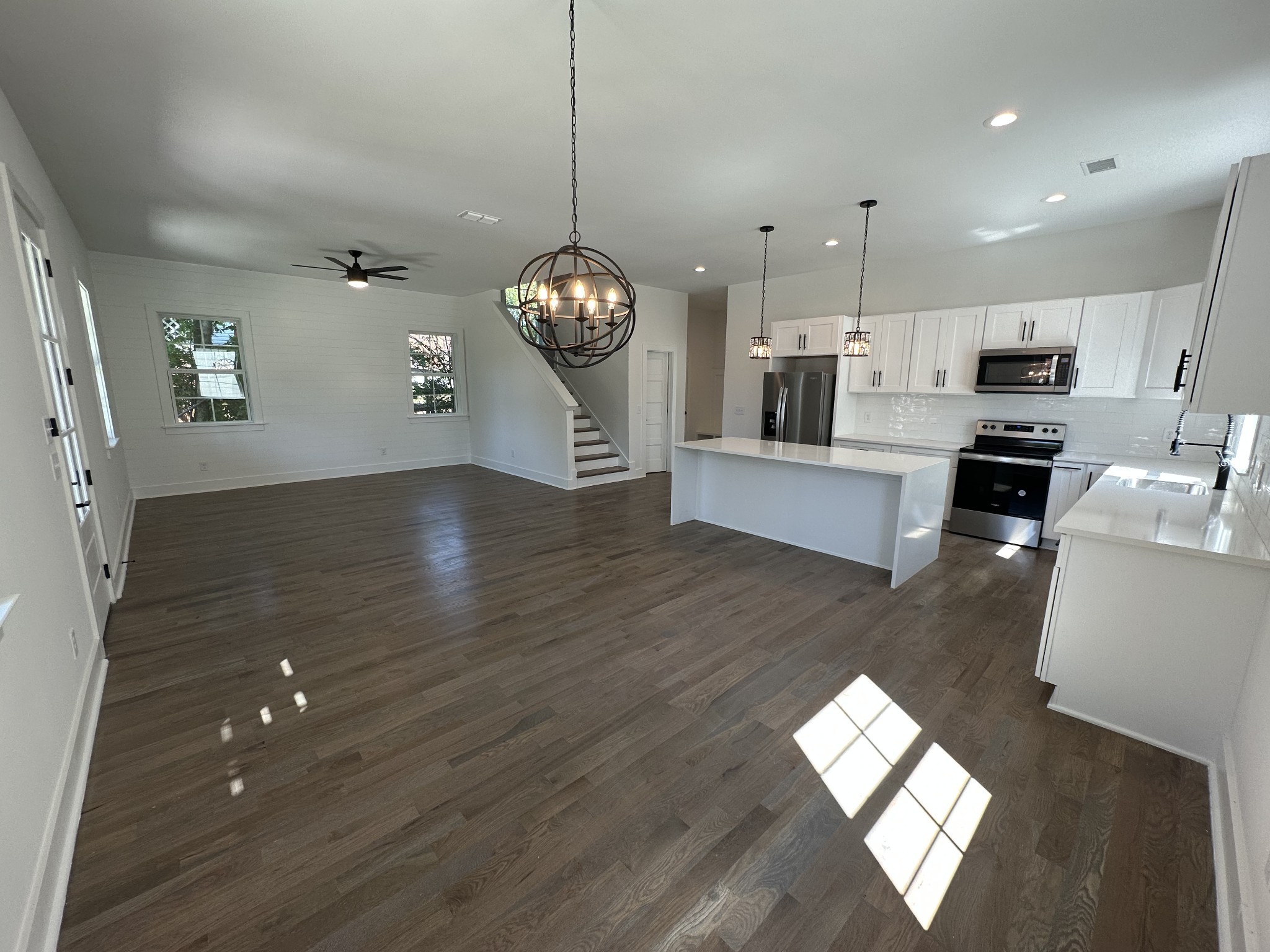 2202 Hermosa St