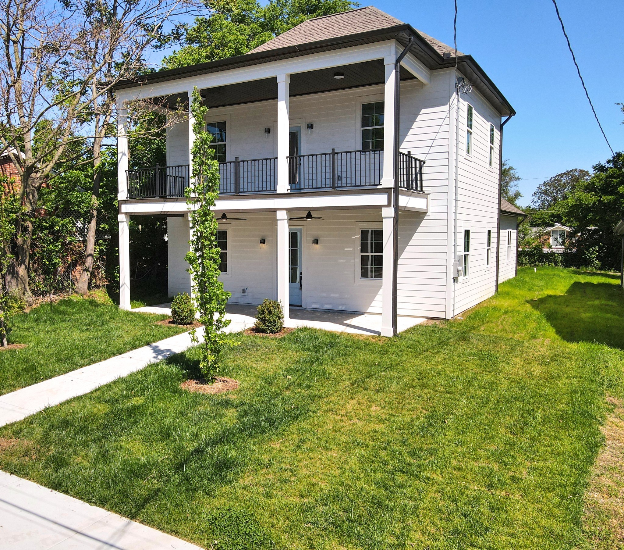 2202 Hermosa St
