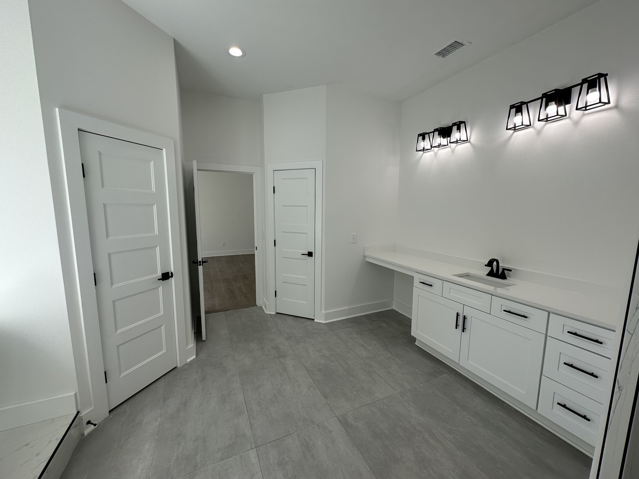 2202 Hermosa St