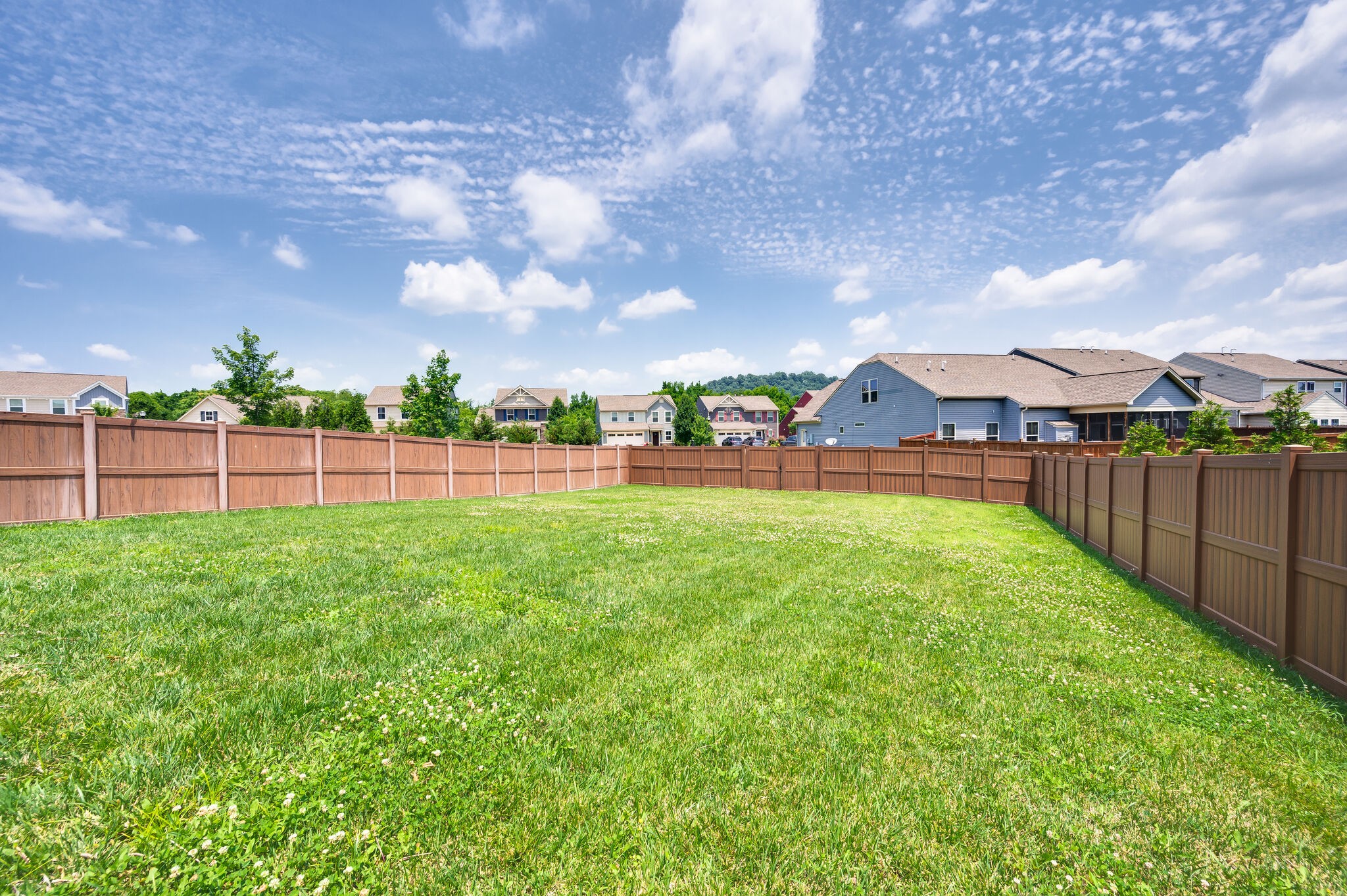 2040 Leeds Ln