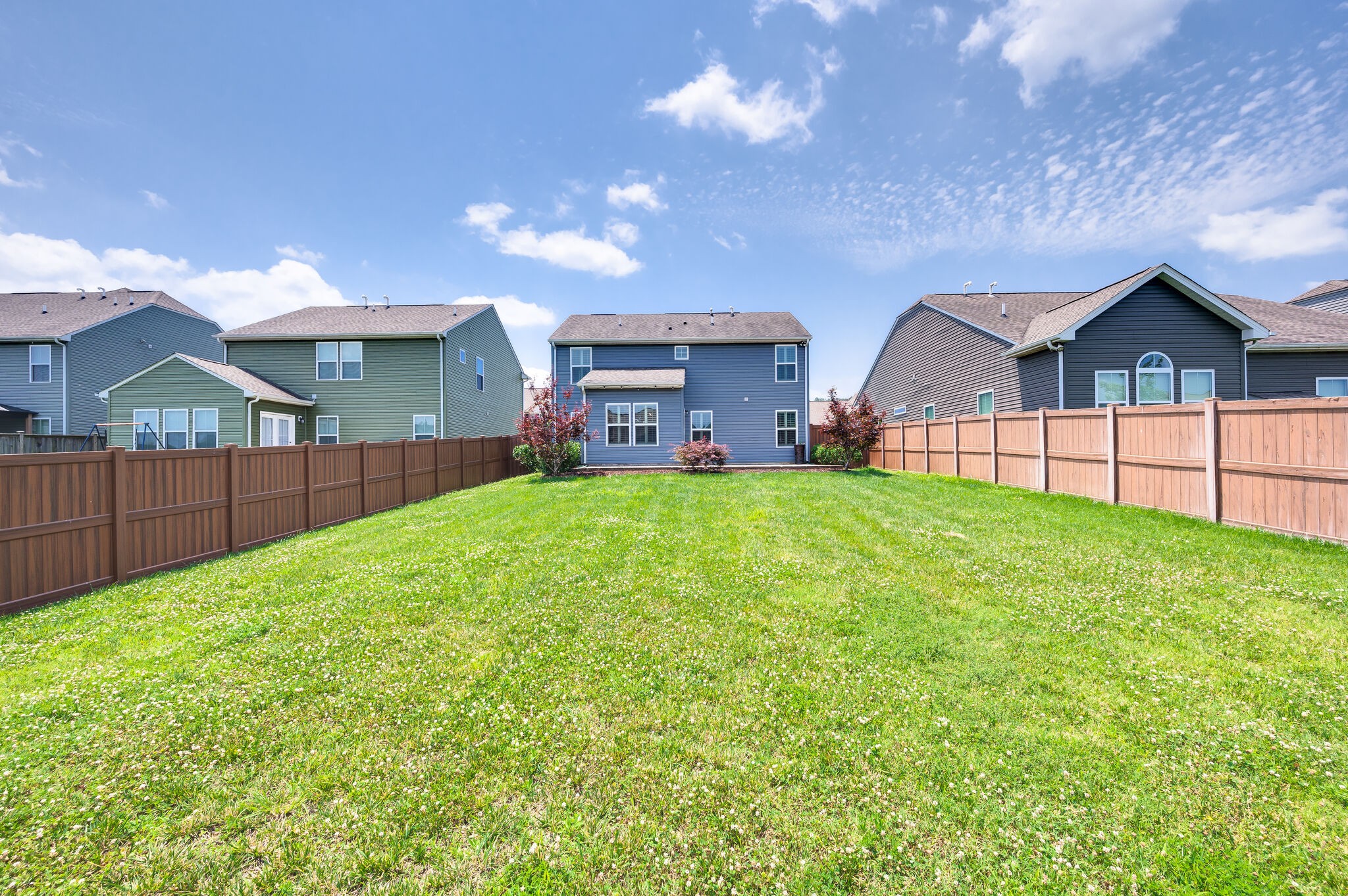 2040 Leeds Ln