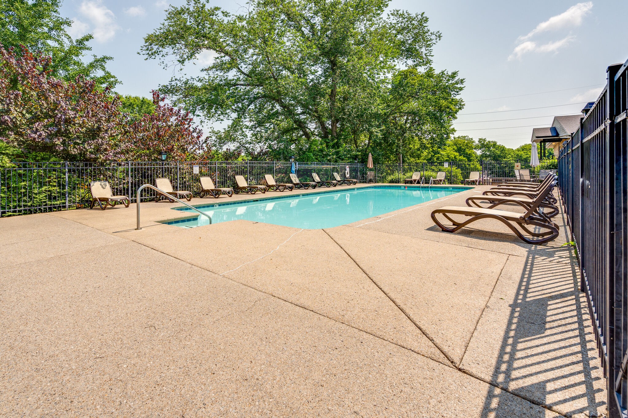 4425 Westlawn Dr Unit: B307