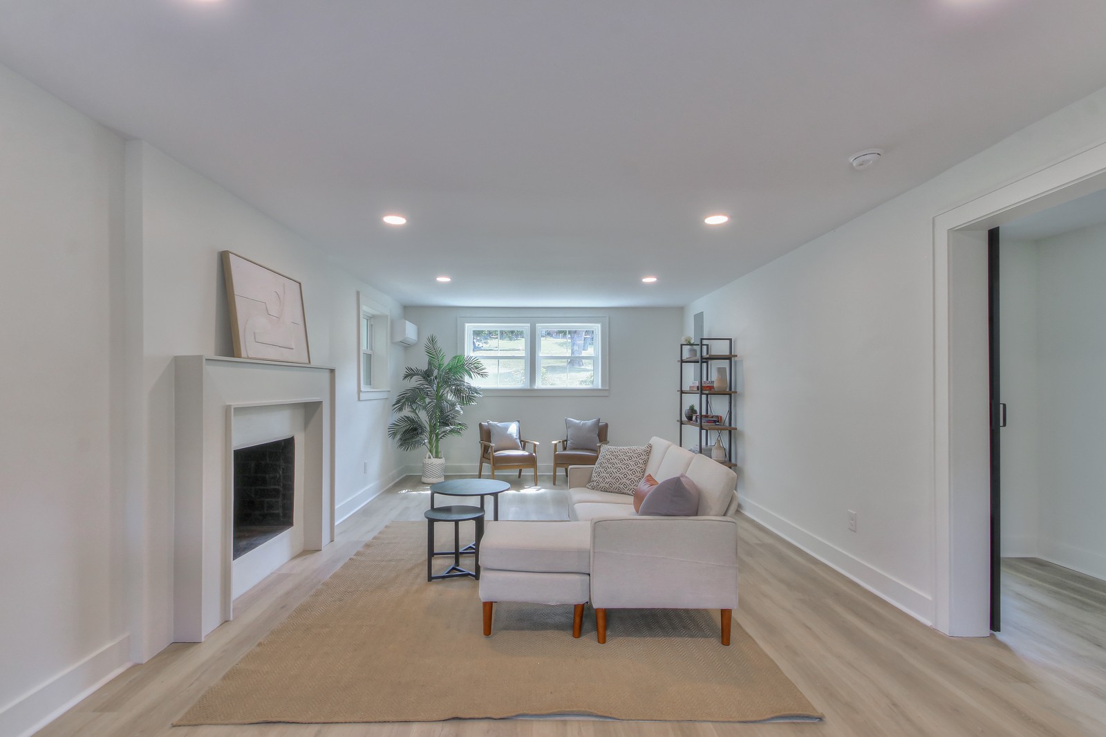 955 Windrowe Dr