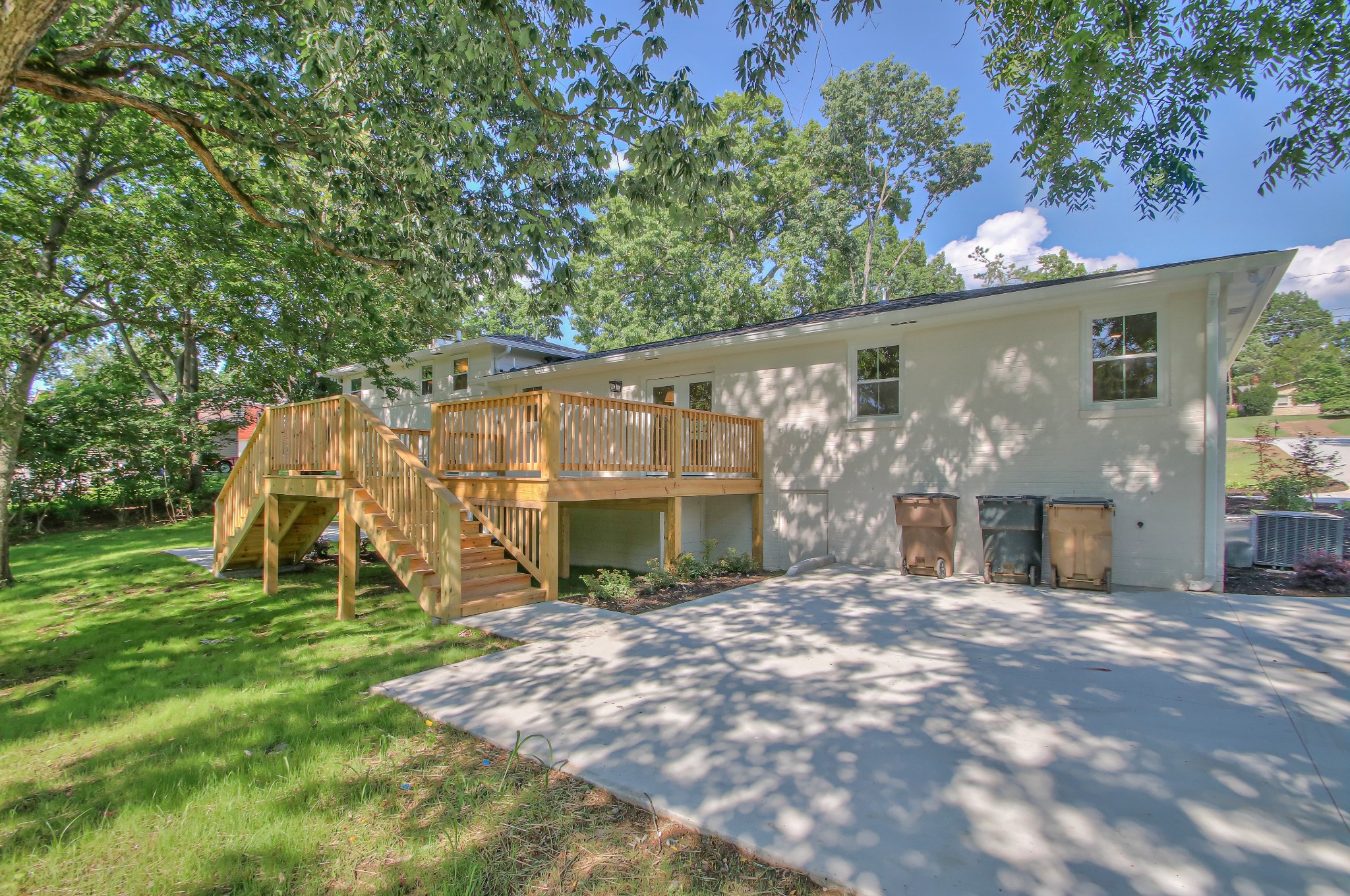 955 Windrowe Dr