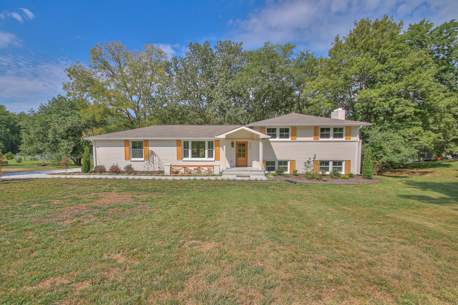 955 Windrowe Dr