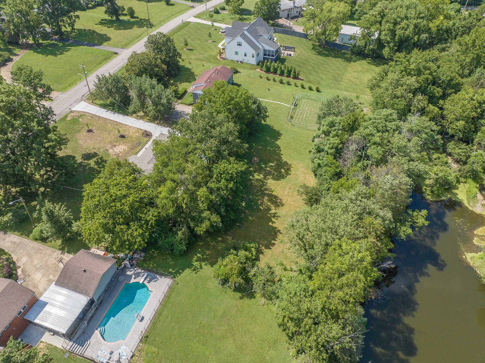 955 Windrowe Dr
