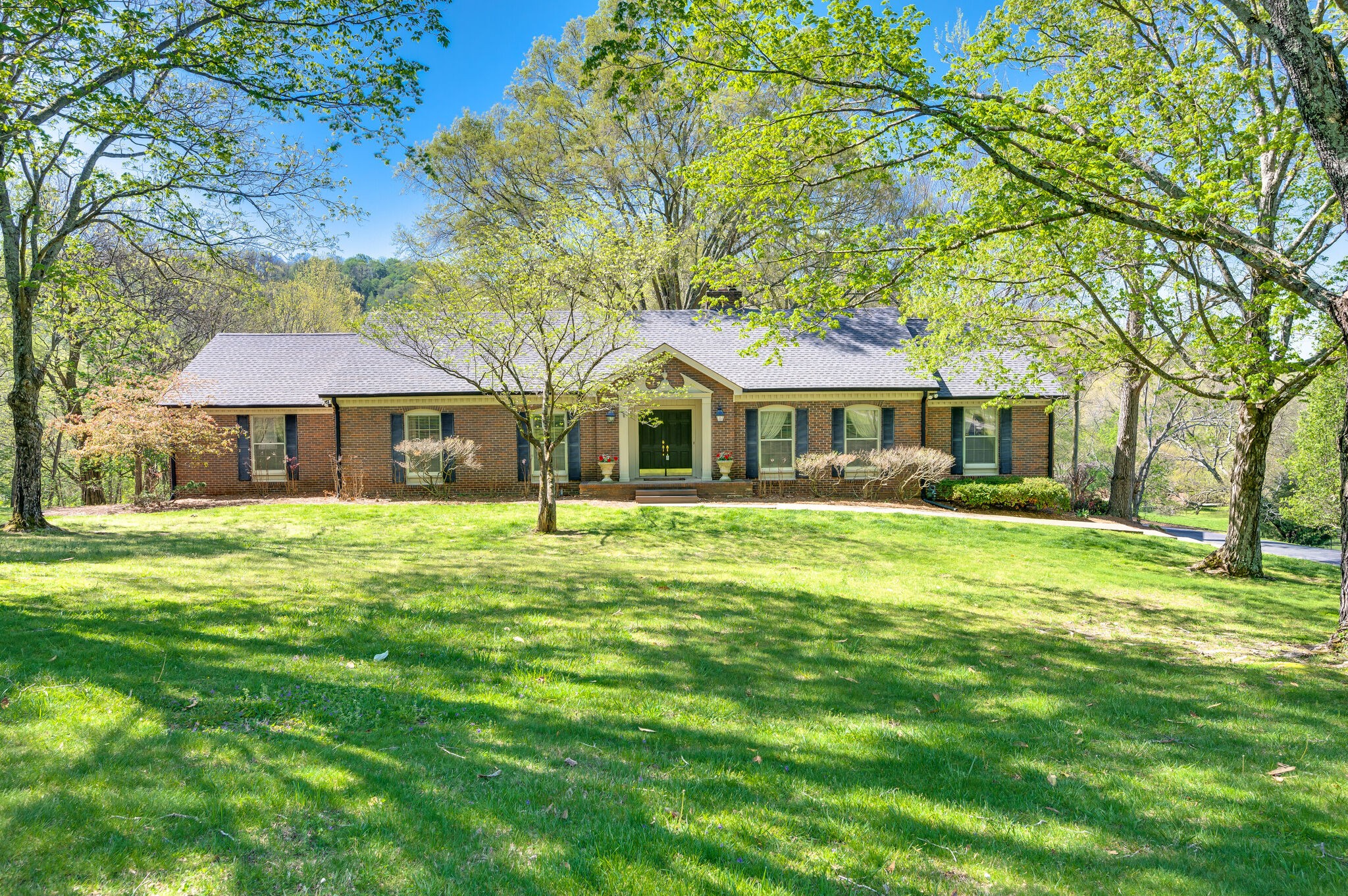 5844 E Ashland Dr