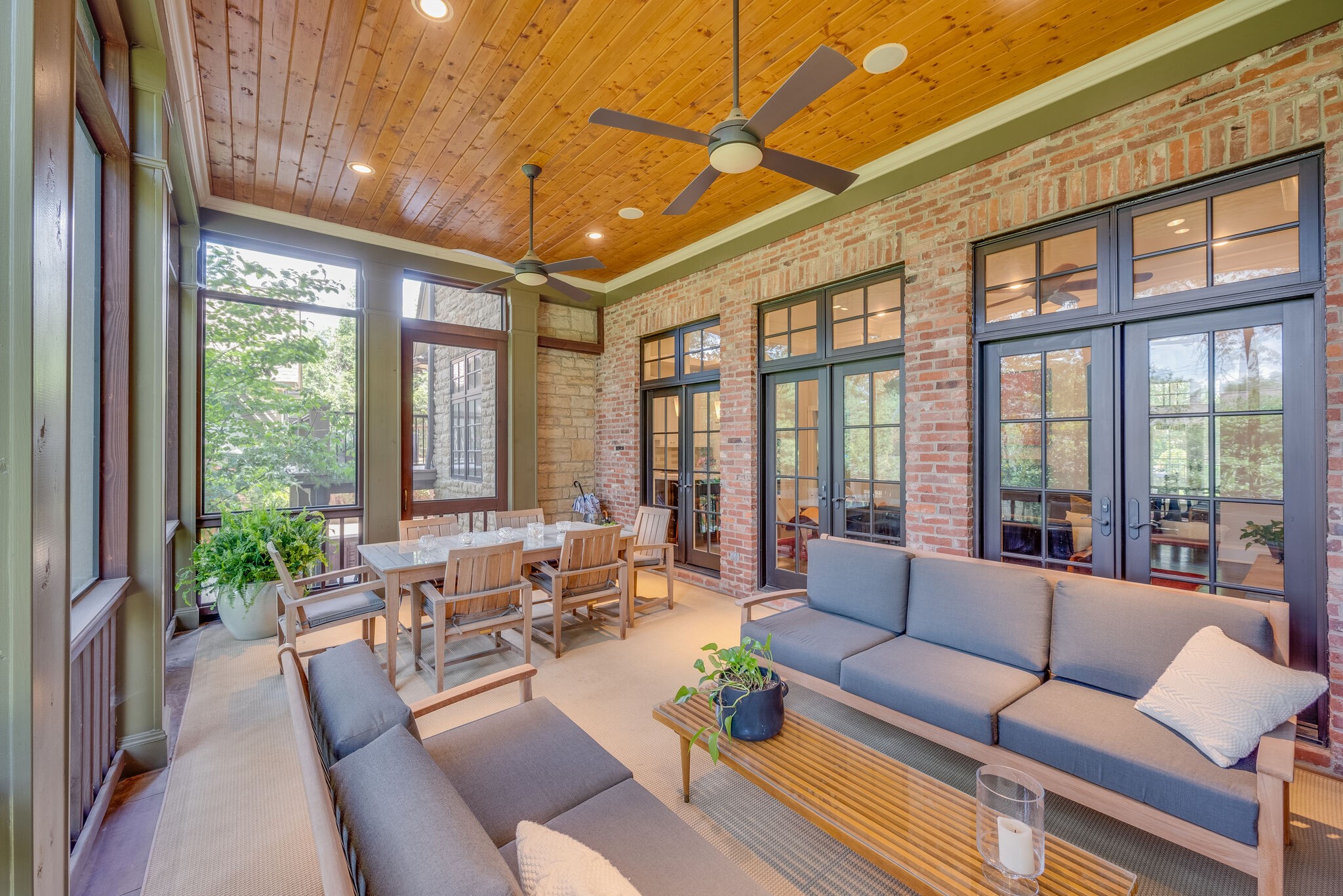 221 Mockingbird Rd