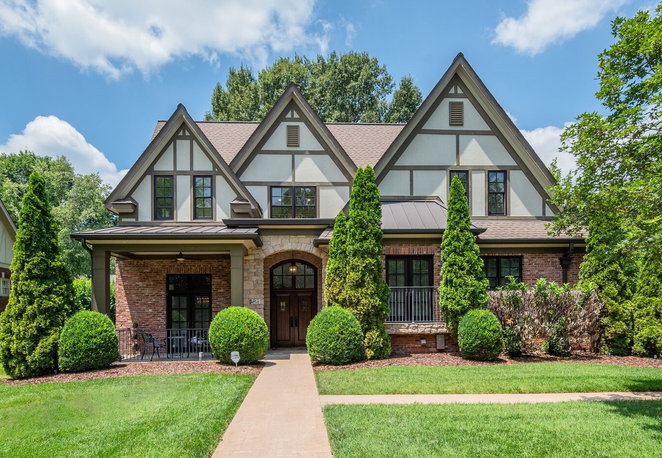 221 Mockingbird Rd