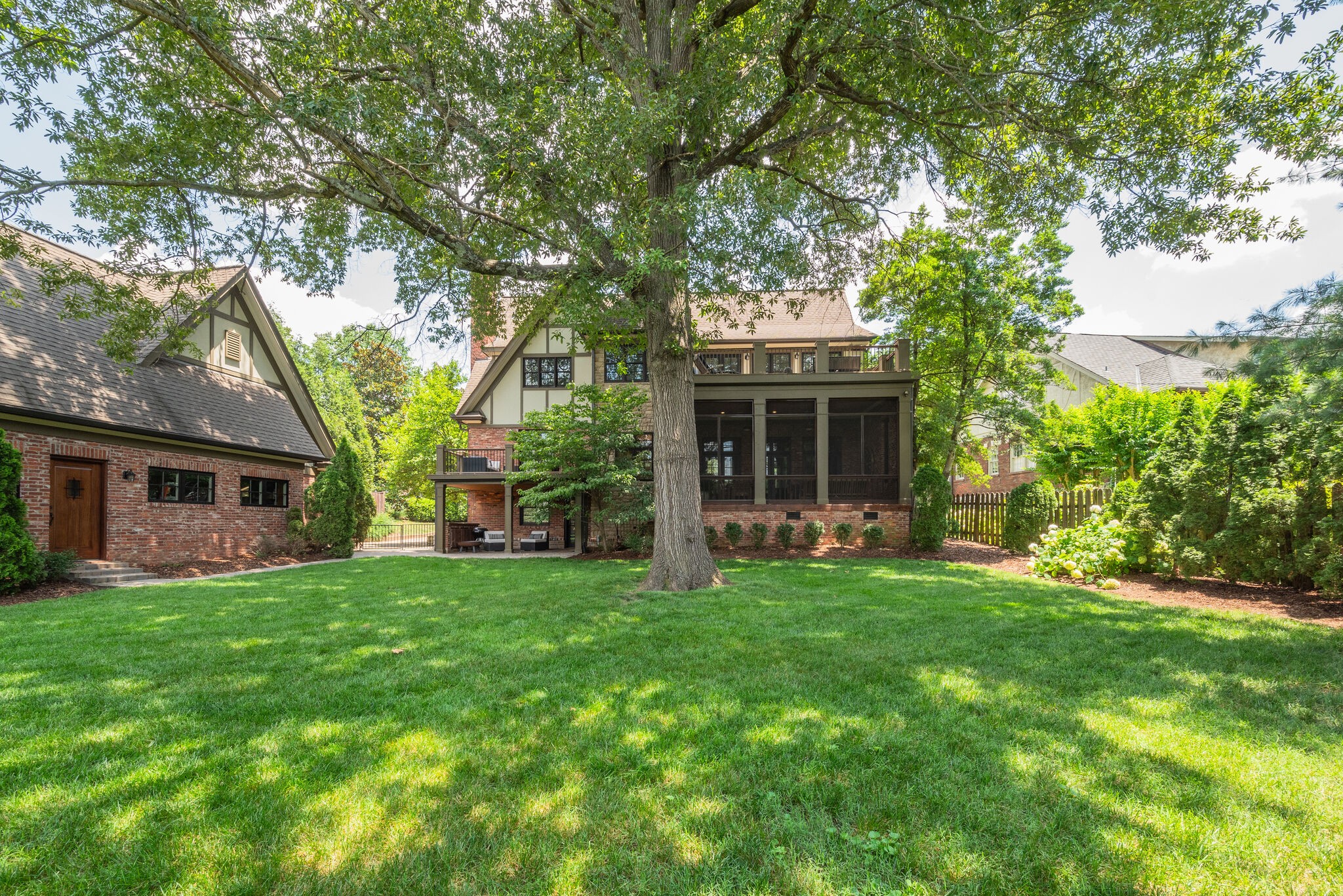221 Mockingbird Rd