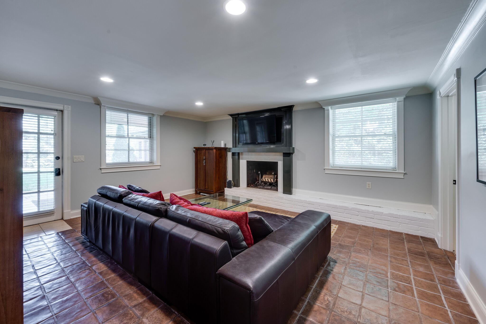 221 Mockingbird Rd