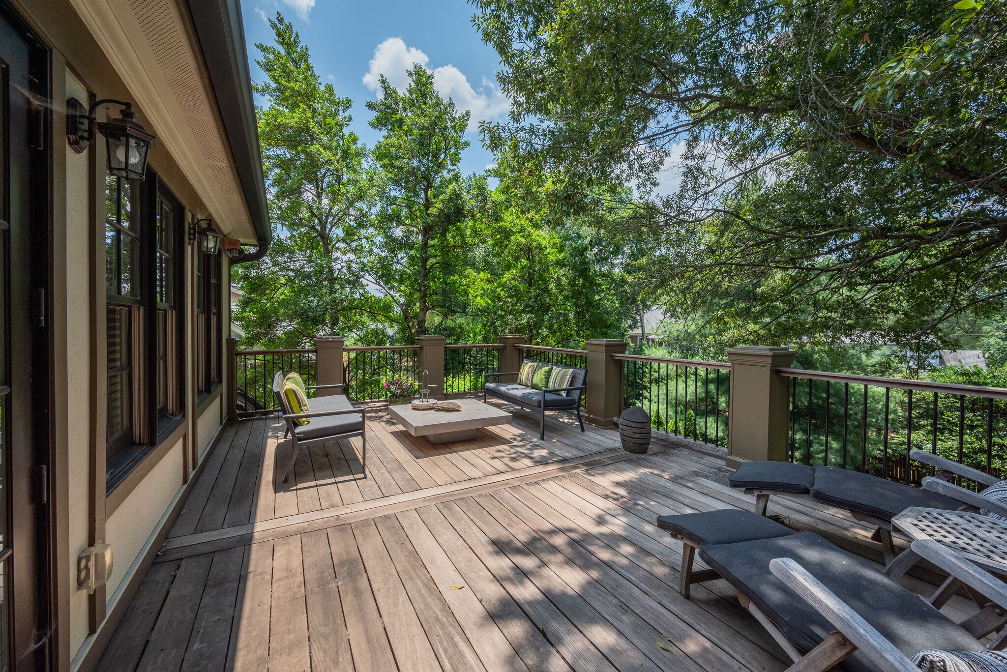 221 Mockingbird Rd