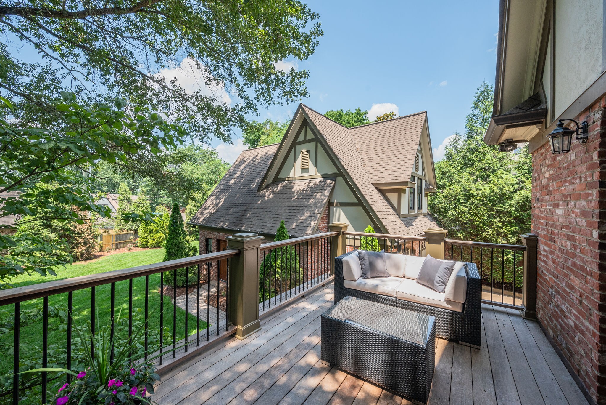 221 Mockingbird Rd