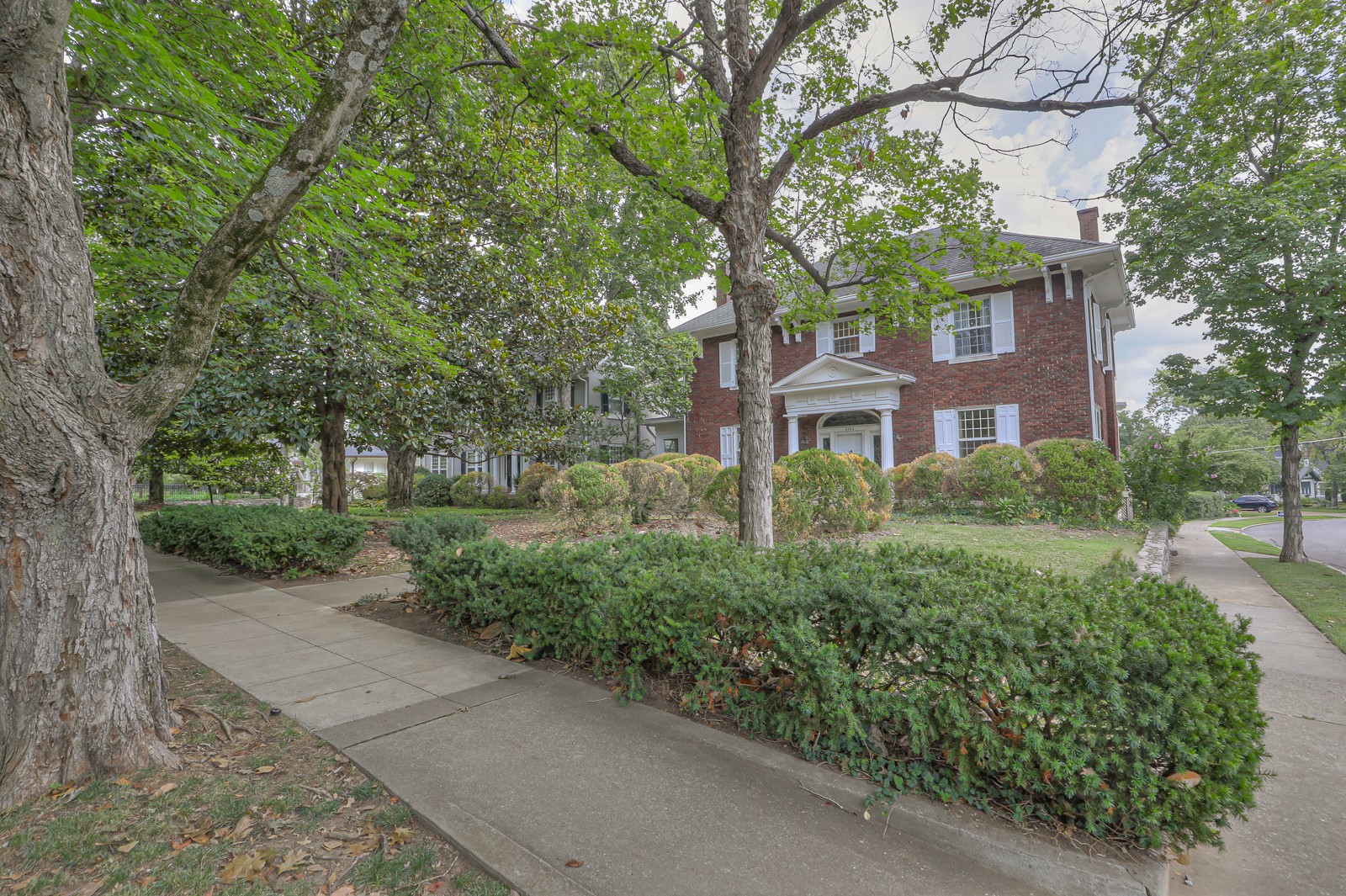 3749 Whitland Ave