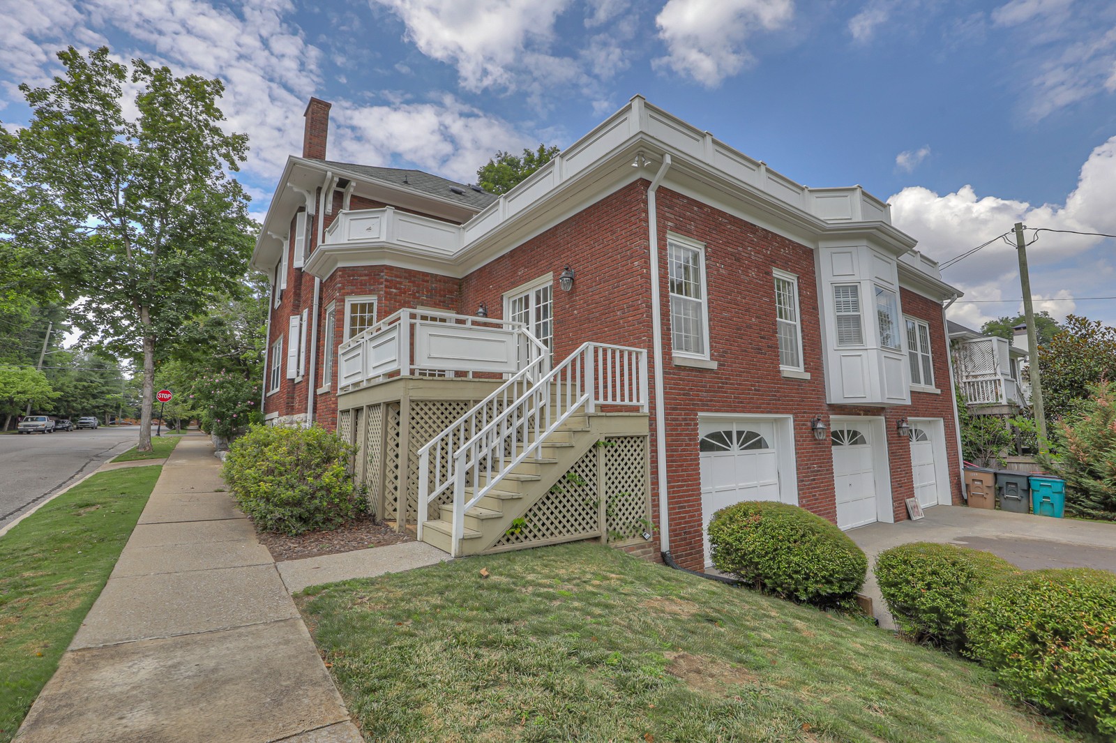 3749 Whitland Ave