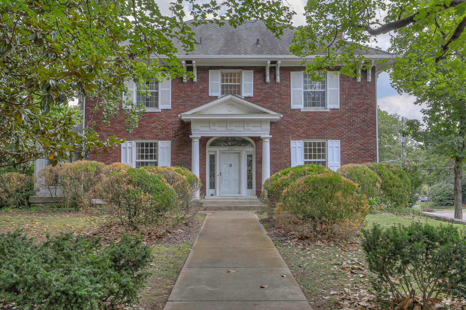 3749 Whitland Ave