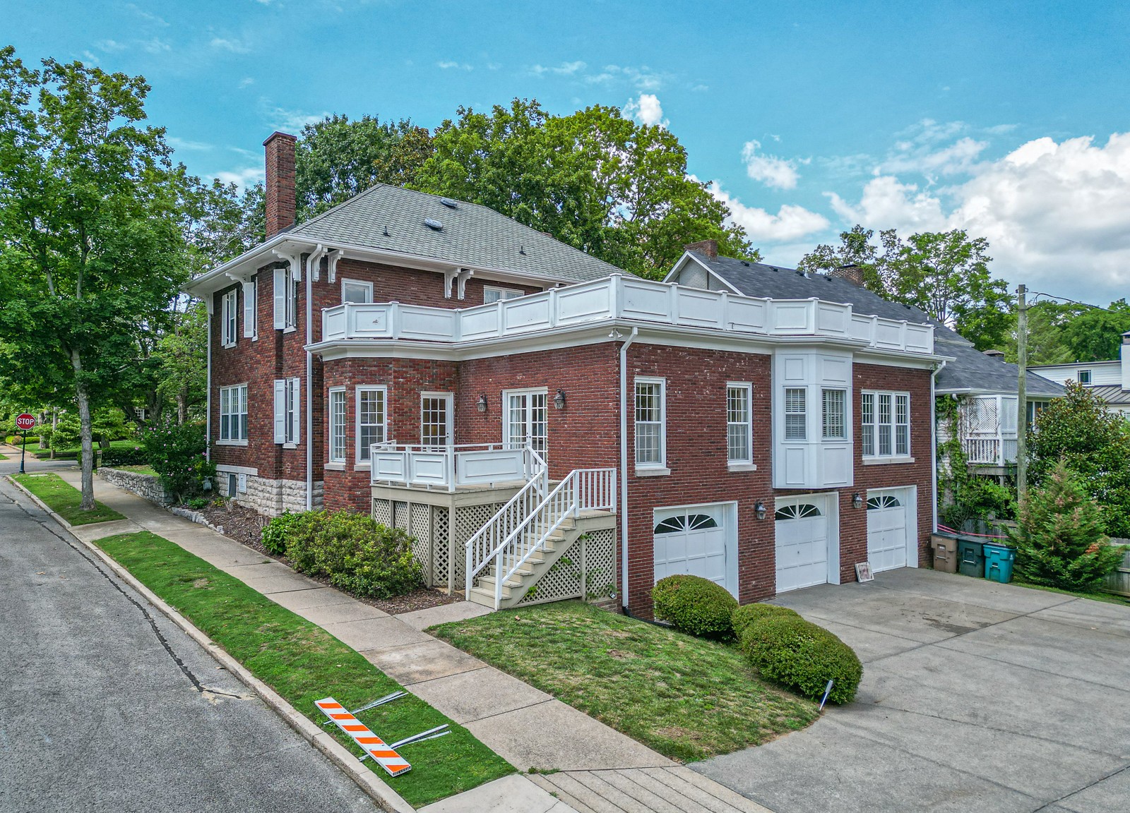 3749 Whitland Ave