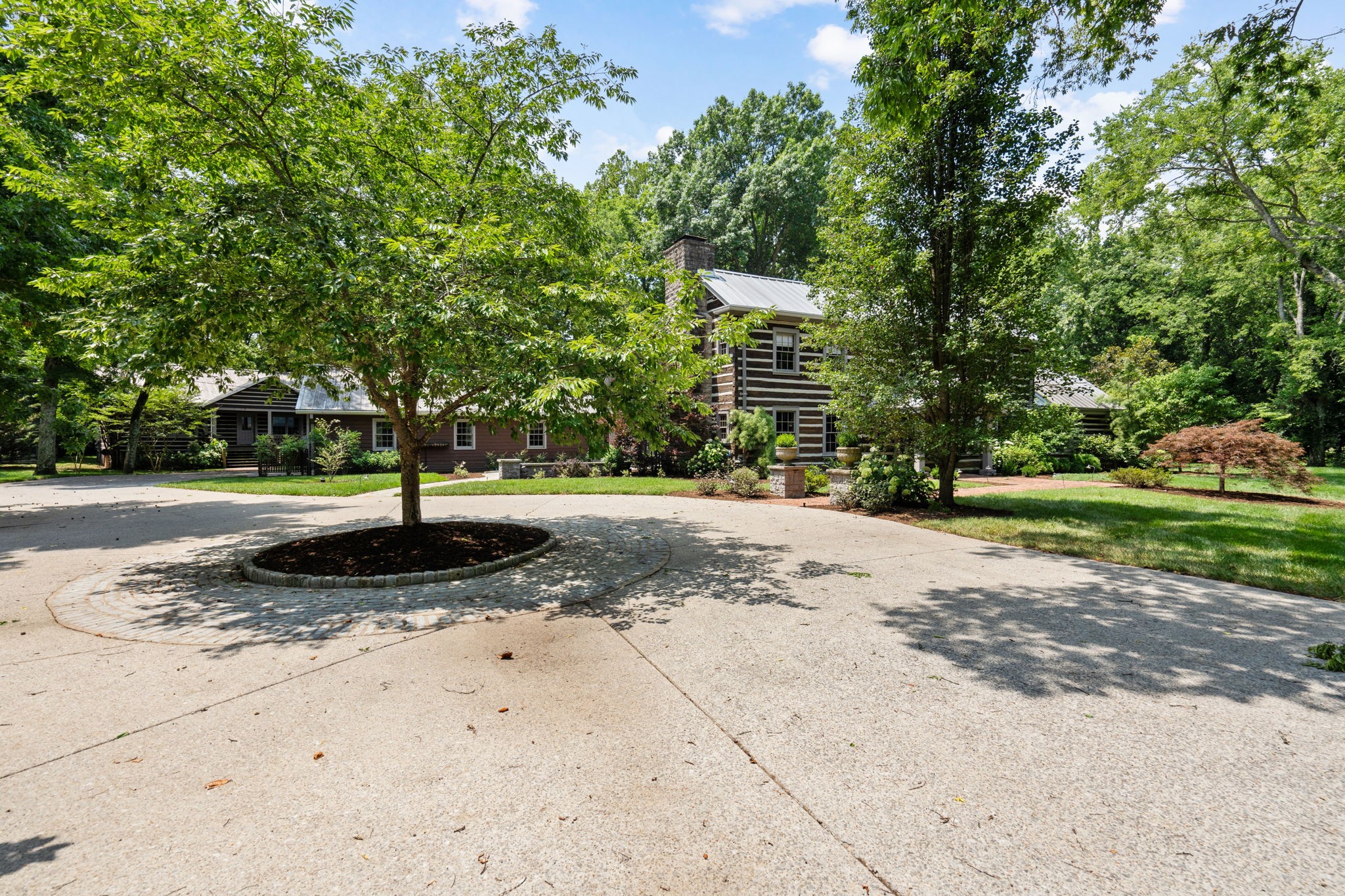 2207 Old Hickory Blvd