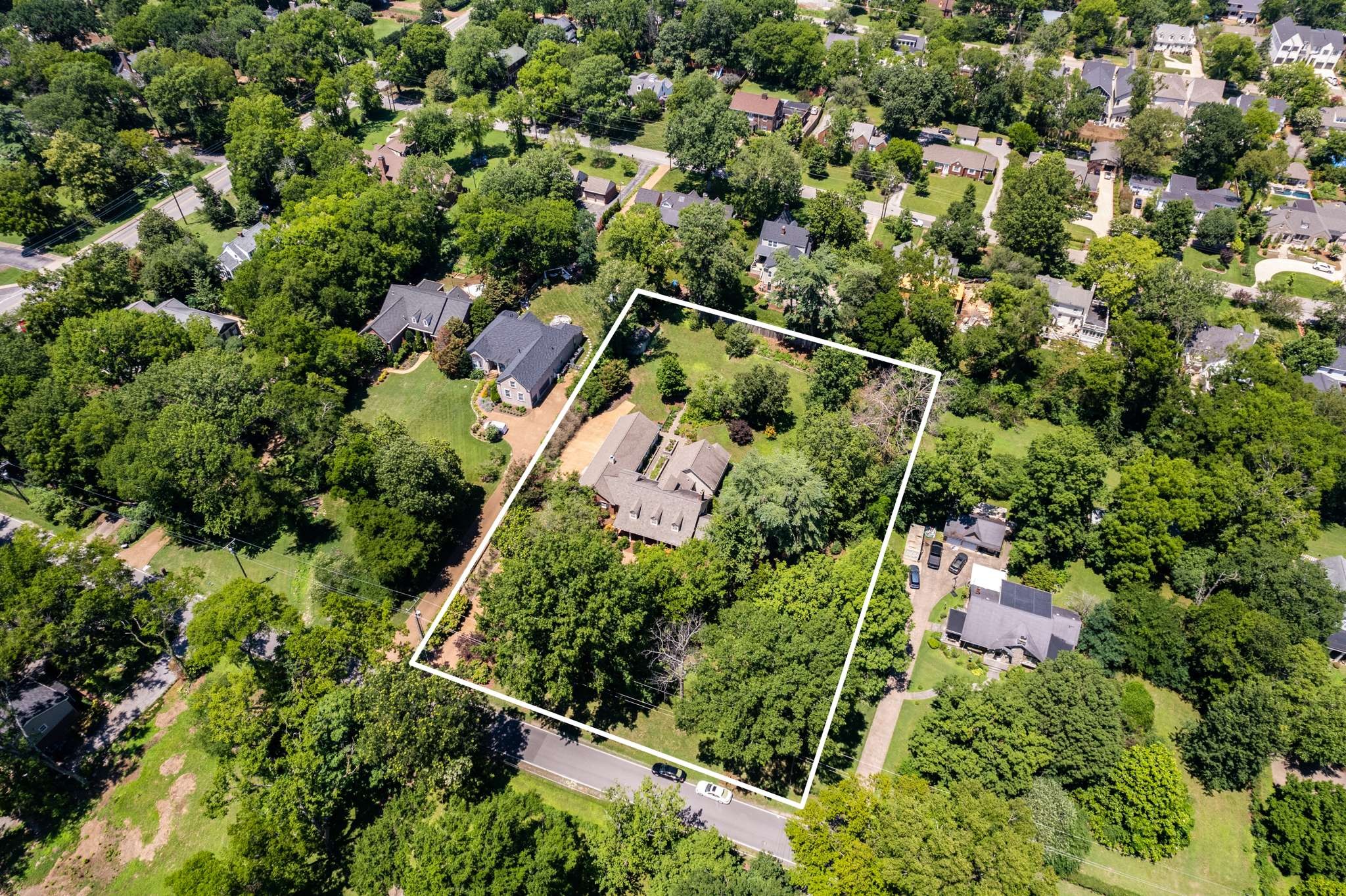 1520 Graybar Ln