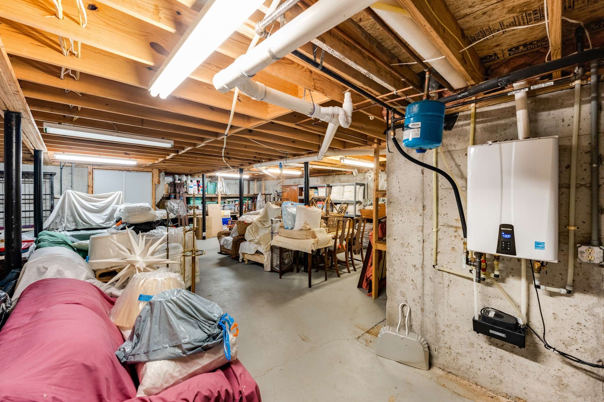 1520 Graybar Ln