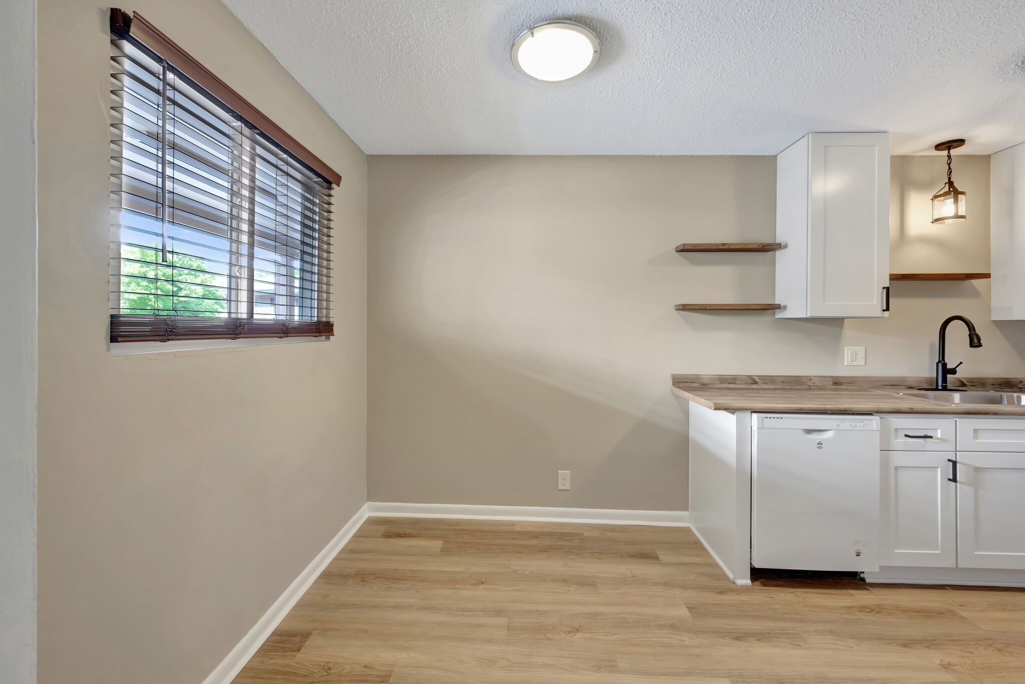 276 White Bridge Pike Unit: 93