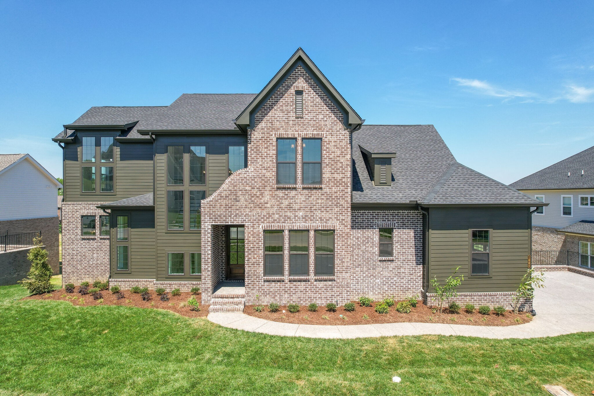 1008 Lawson Ln