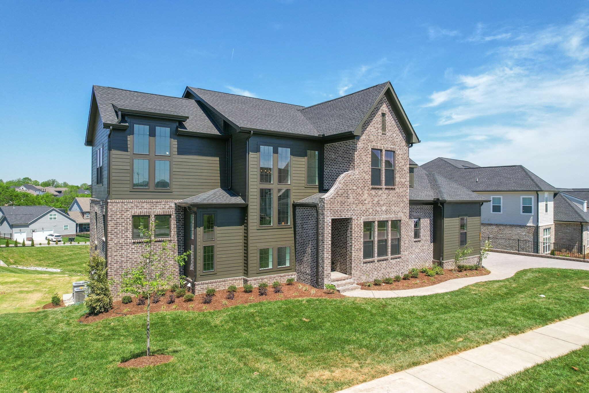 1008 Lawson Ln