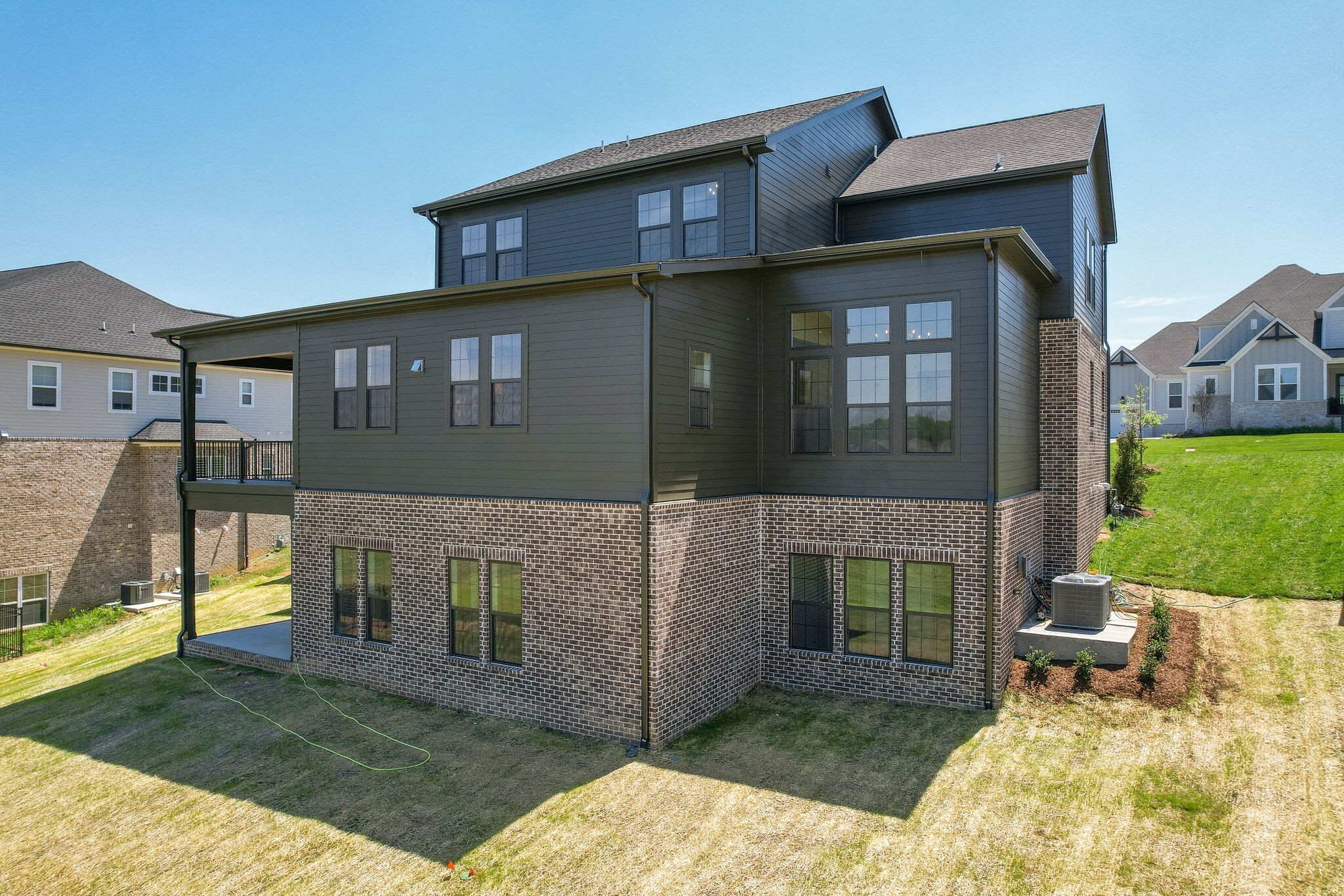 1008 Lawson Ln