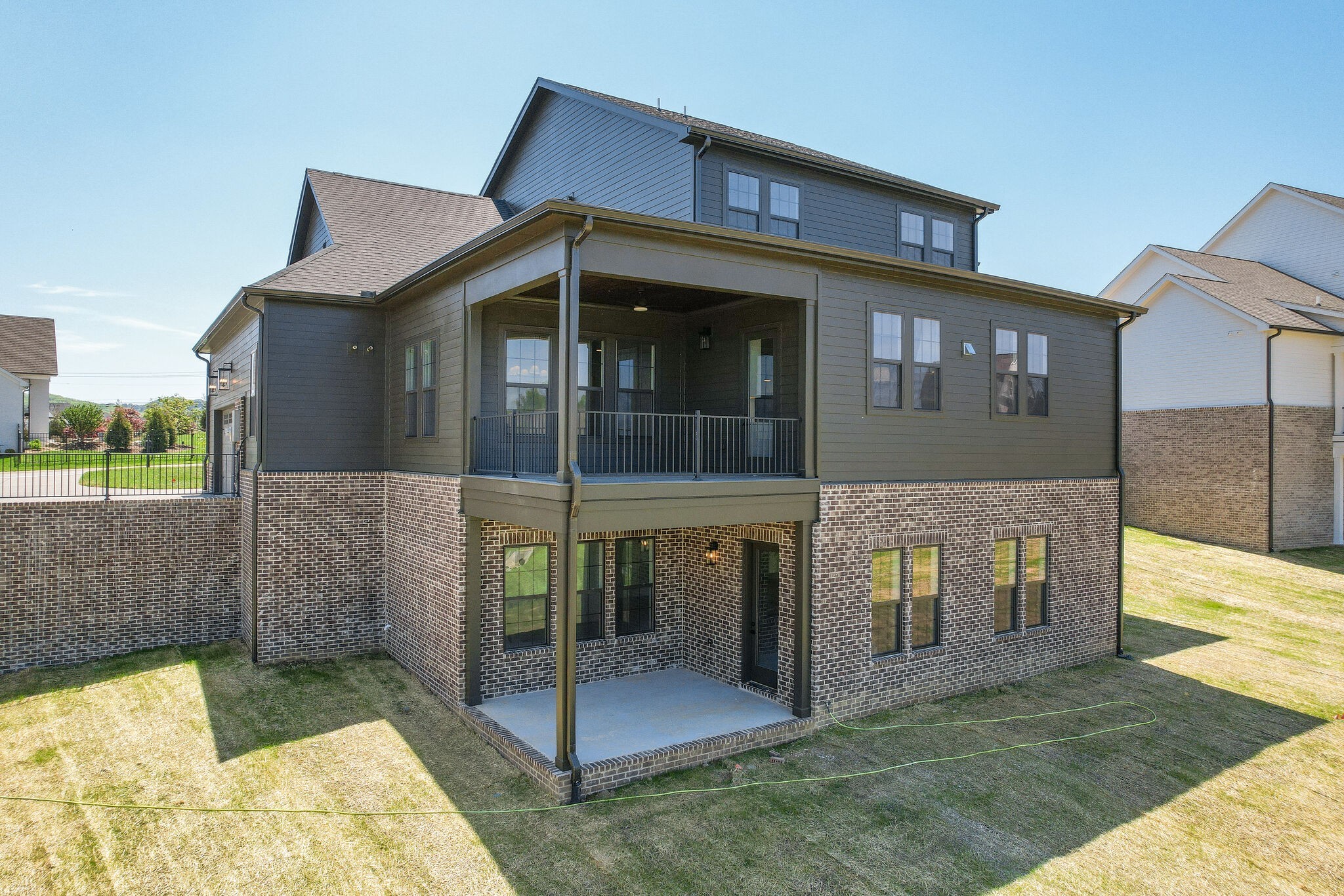 1008 Lawson Ln