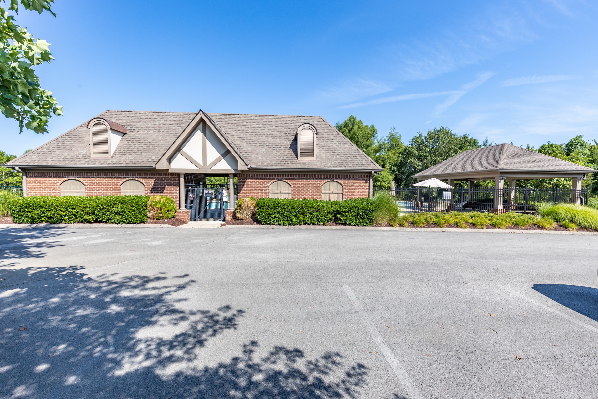 325 Fountainbrooke Dr