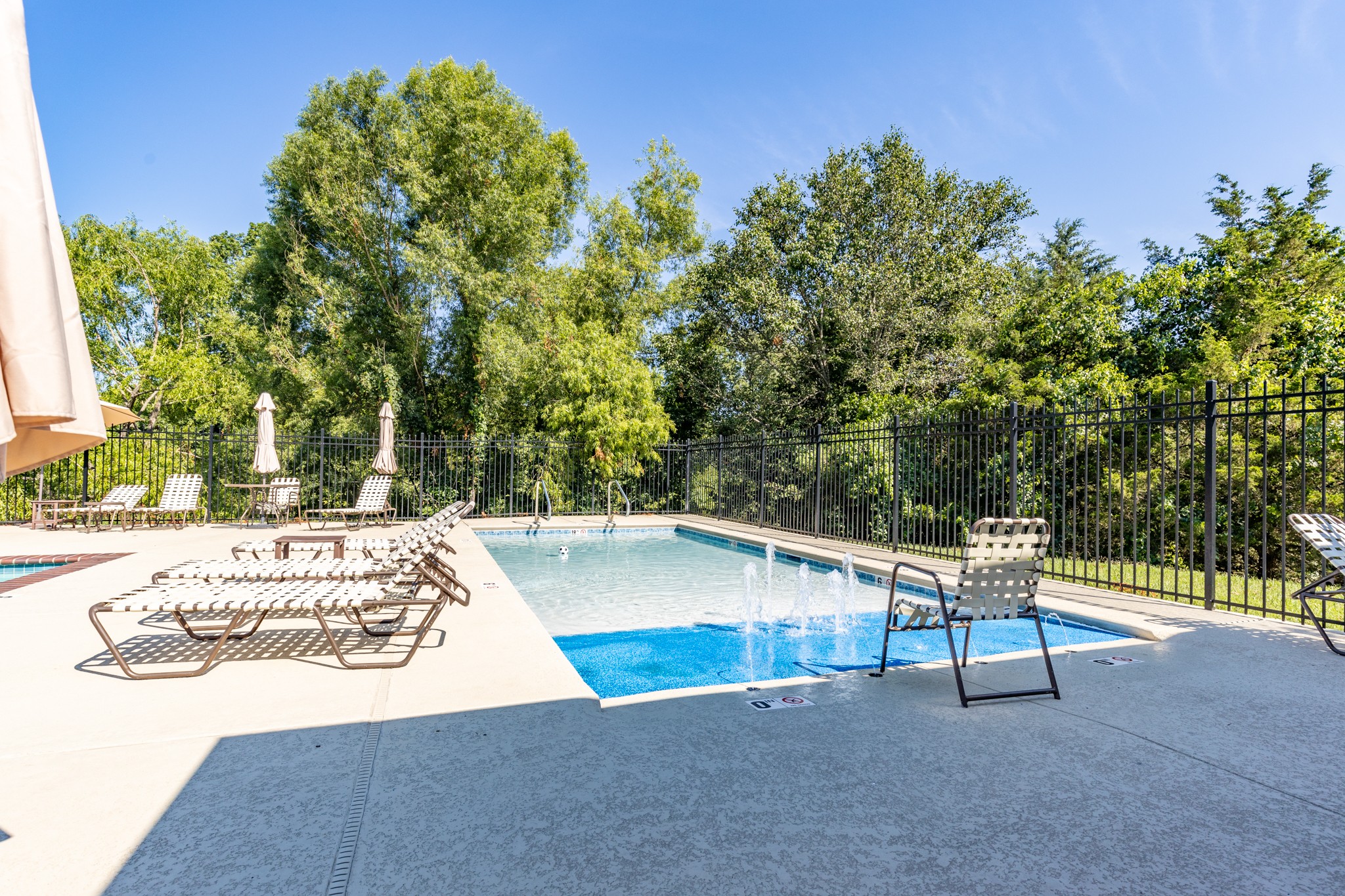 325 Fountainbrooke Dr