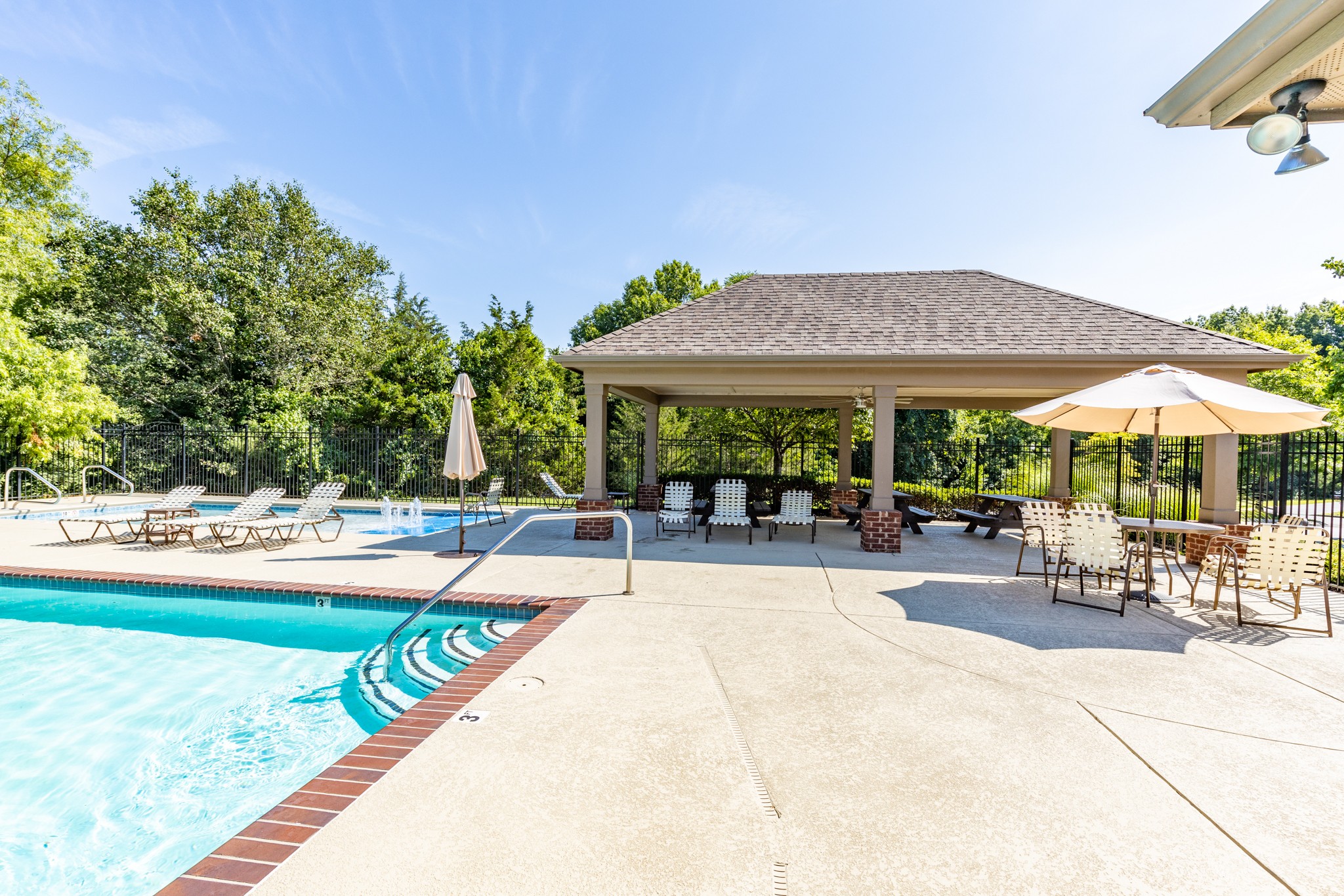 325 Fountainbrooke Dr