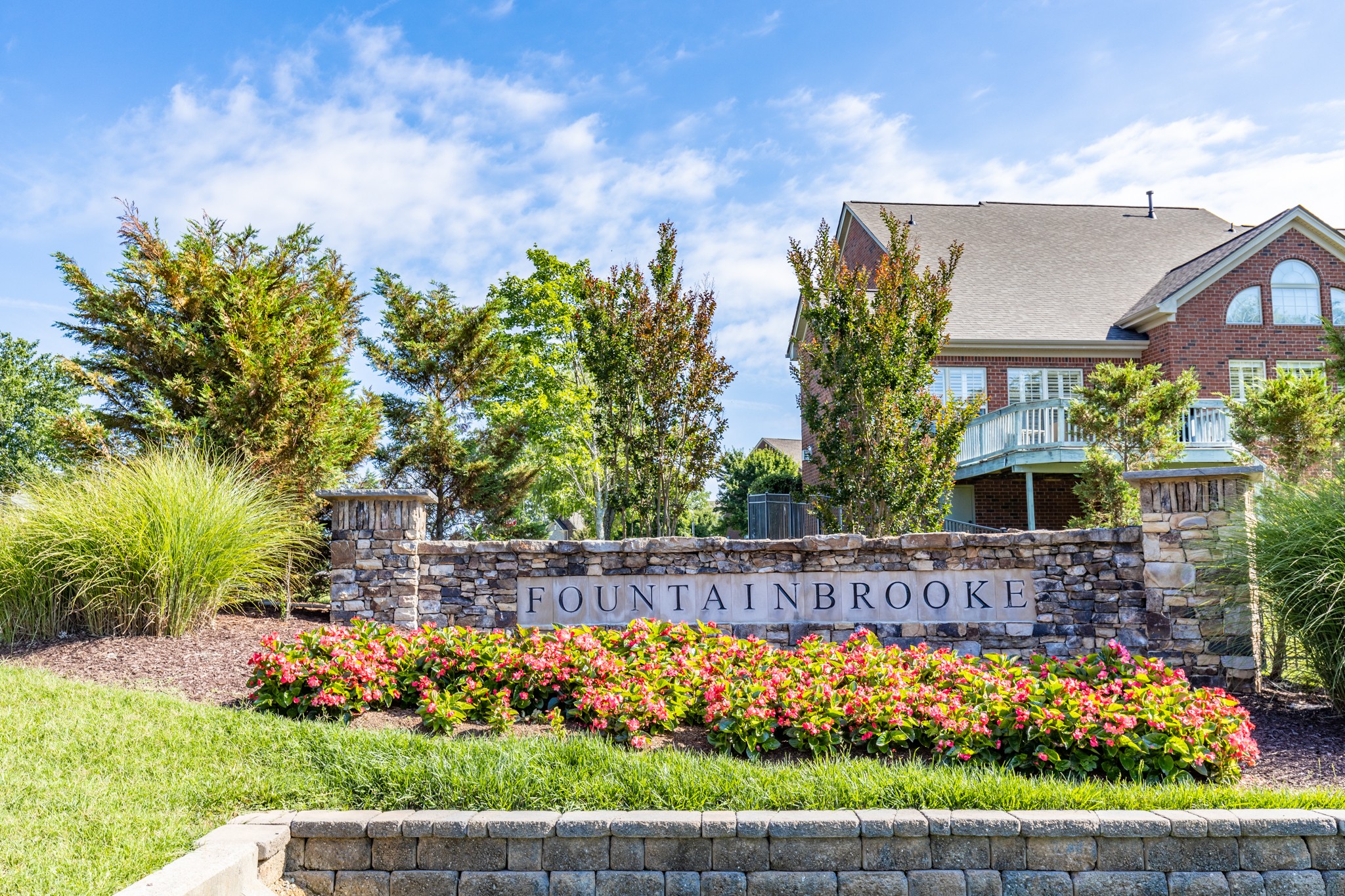 325 Fountainbrooke Dr