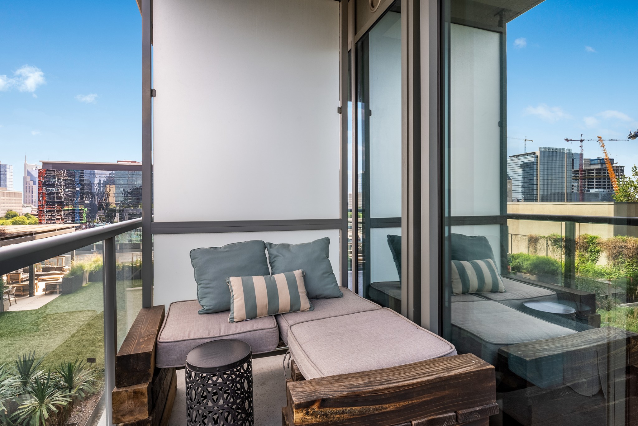 1212 Laurel St Unit: 606