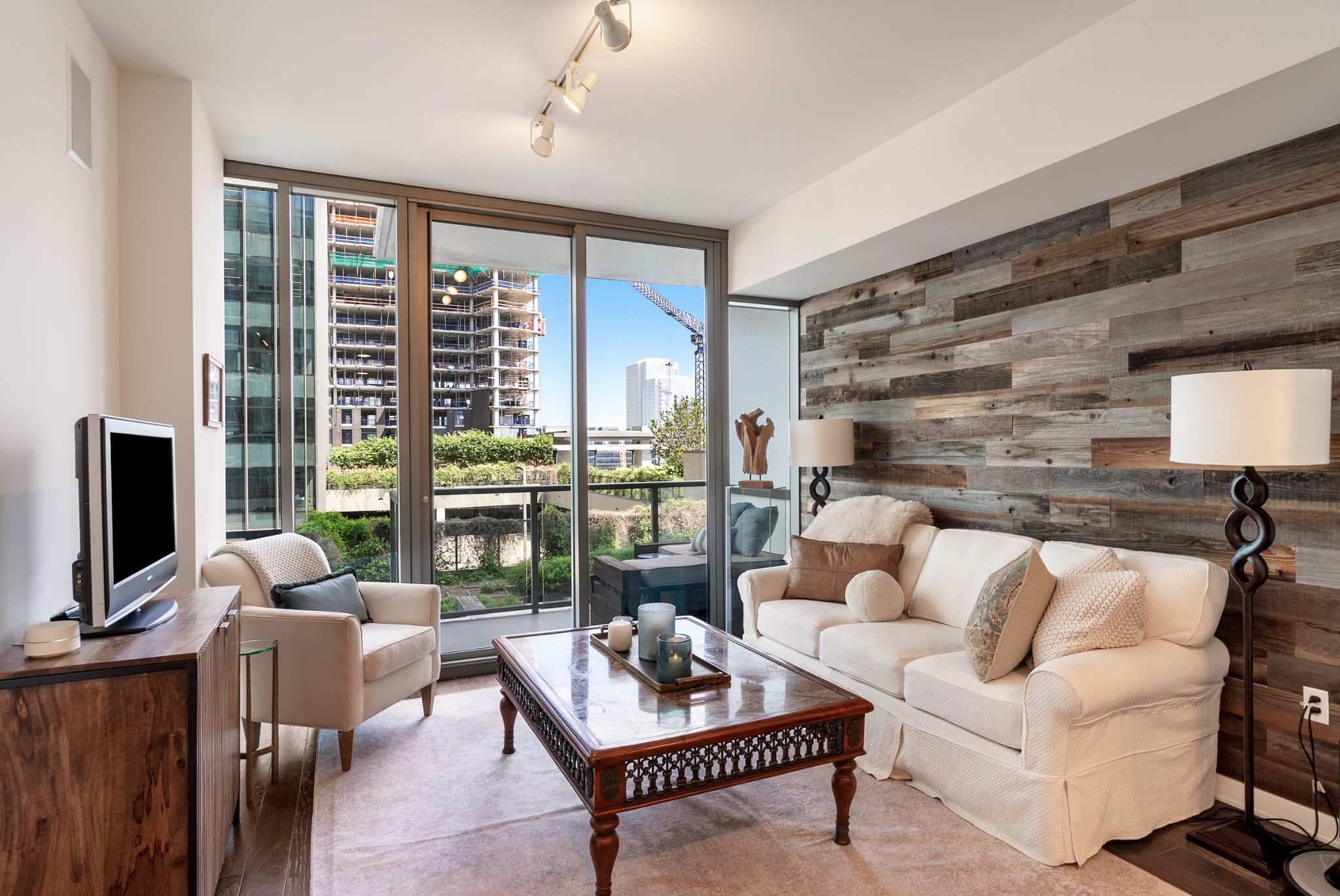 1212 Laurel St Unit: 606