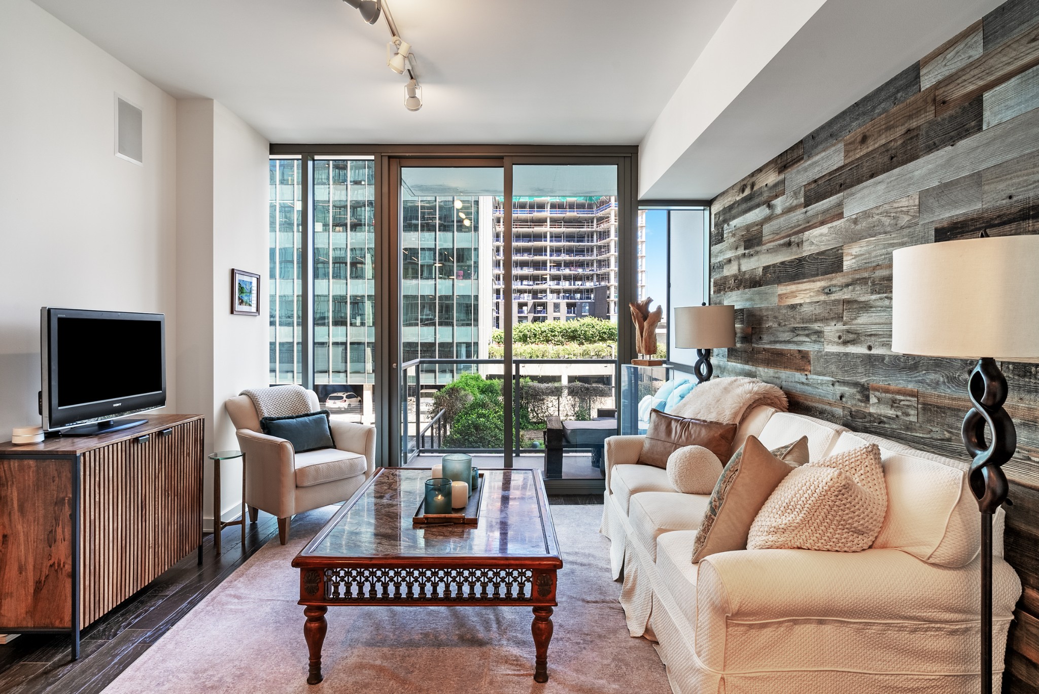 1212 Laurel St Unit: 606