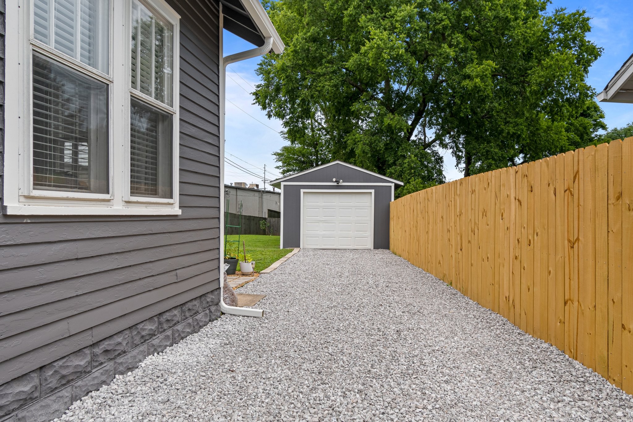 1105 Kirkland Ave