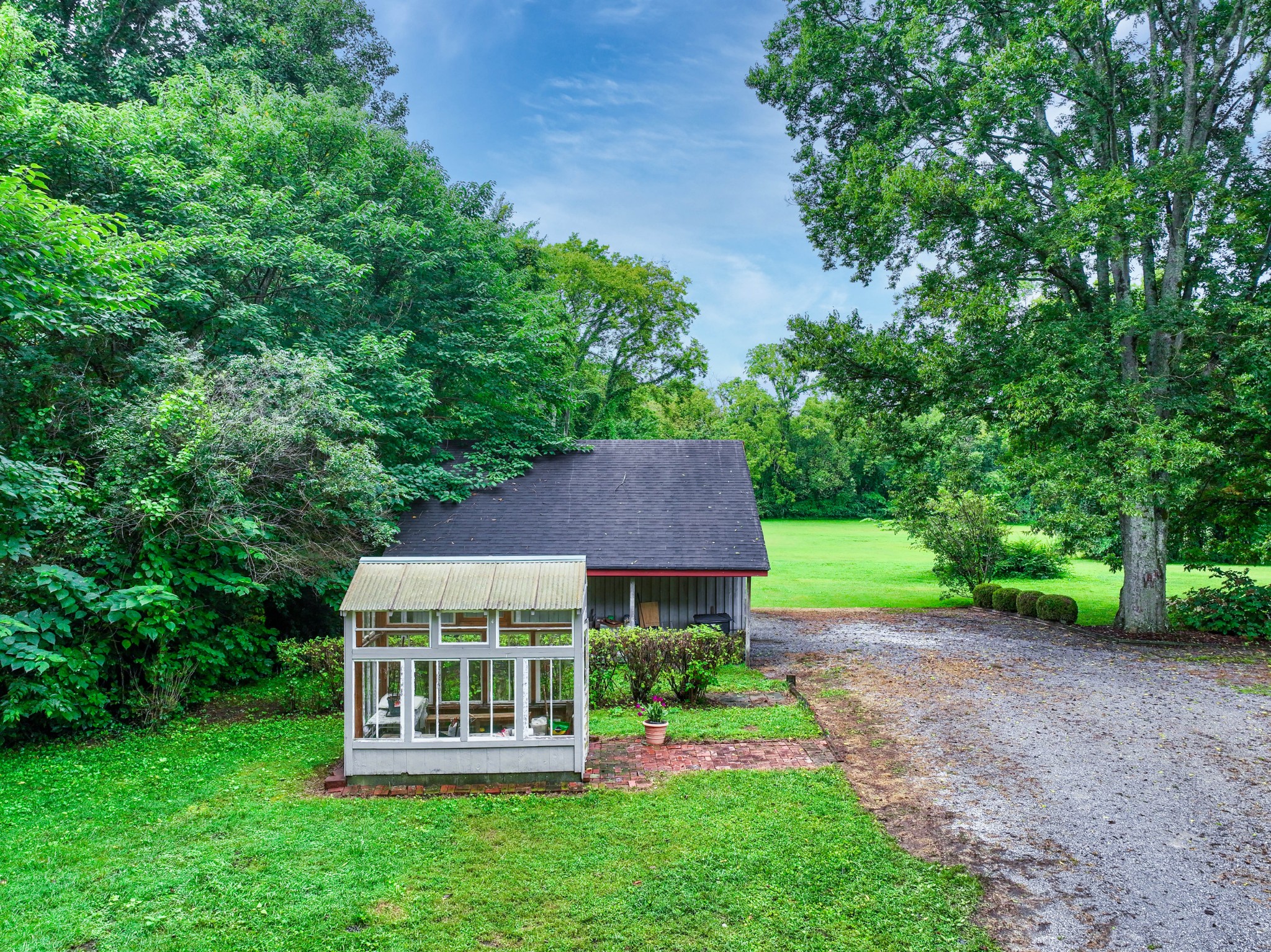 426 Eddy Ln