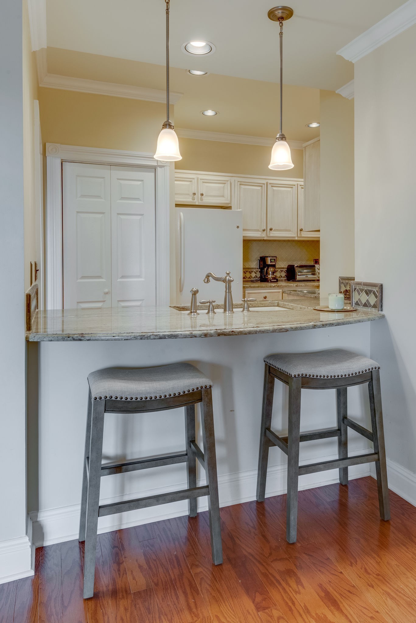 3626 West End Ave Unit: 202