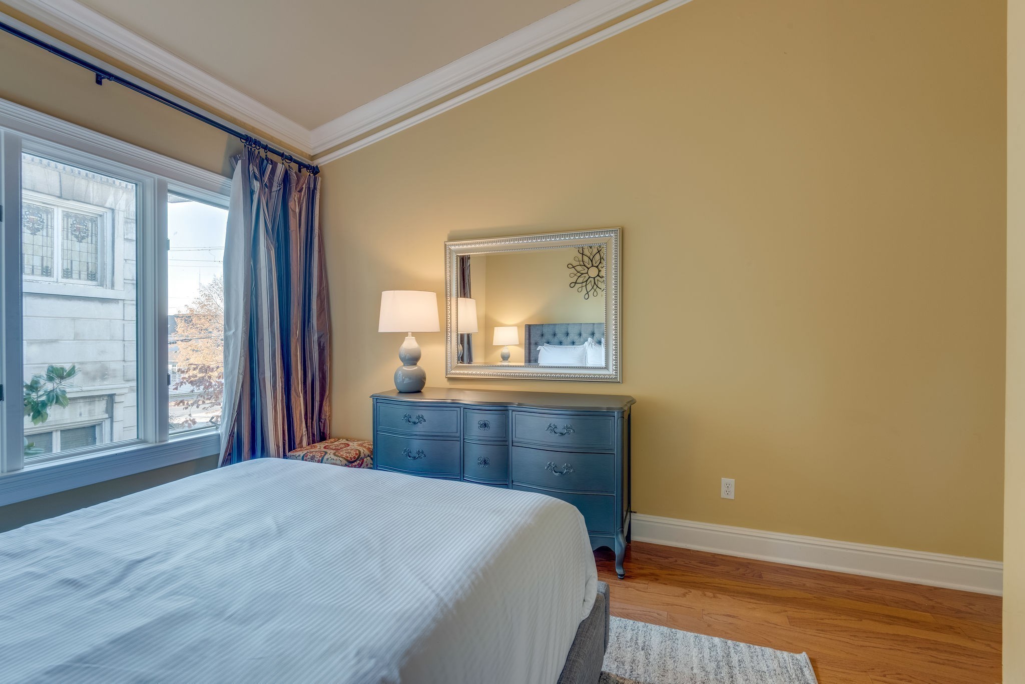 3626 West End Ave Unit: 202