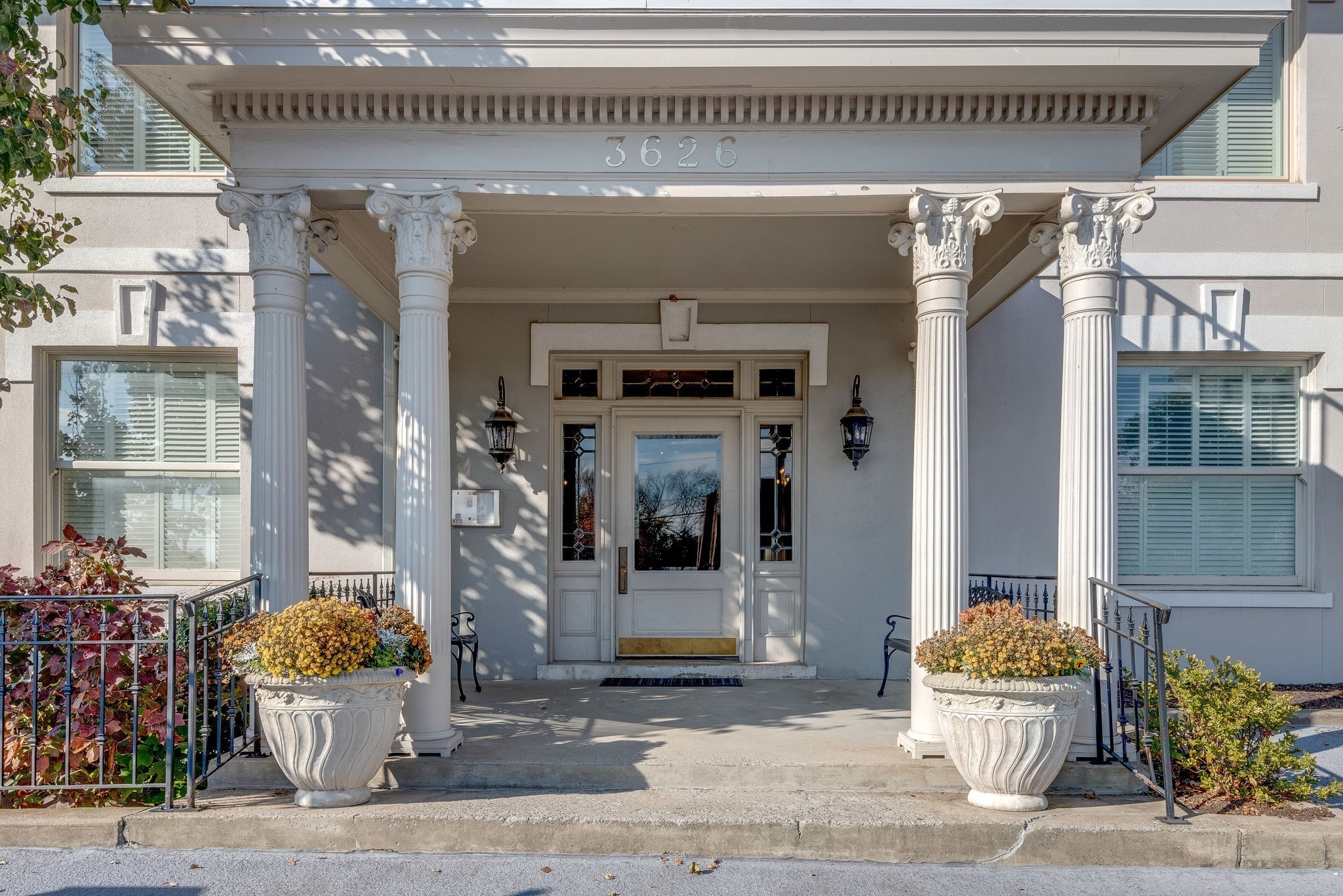 3626 West End Ave Unit: 202