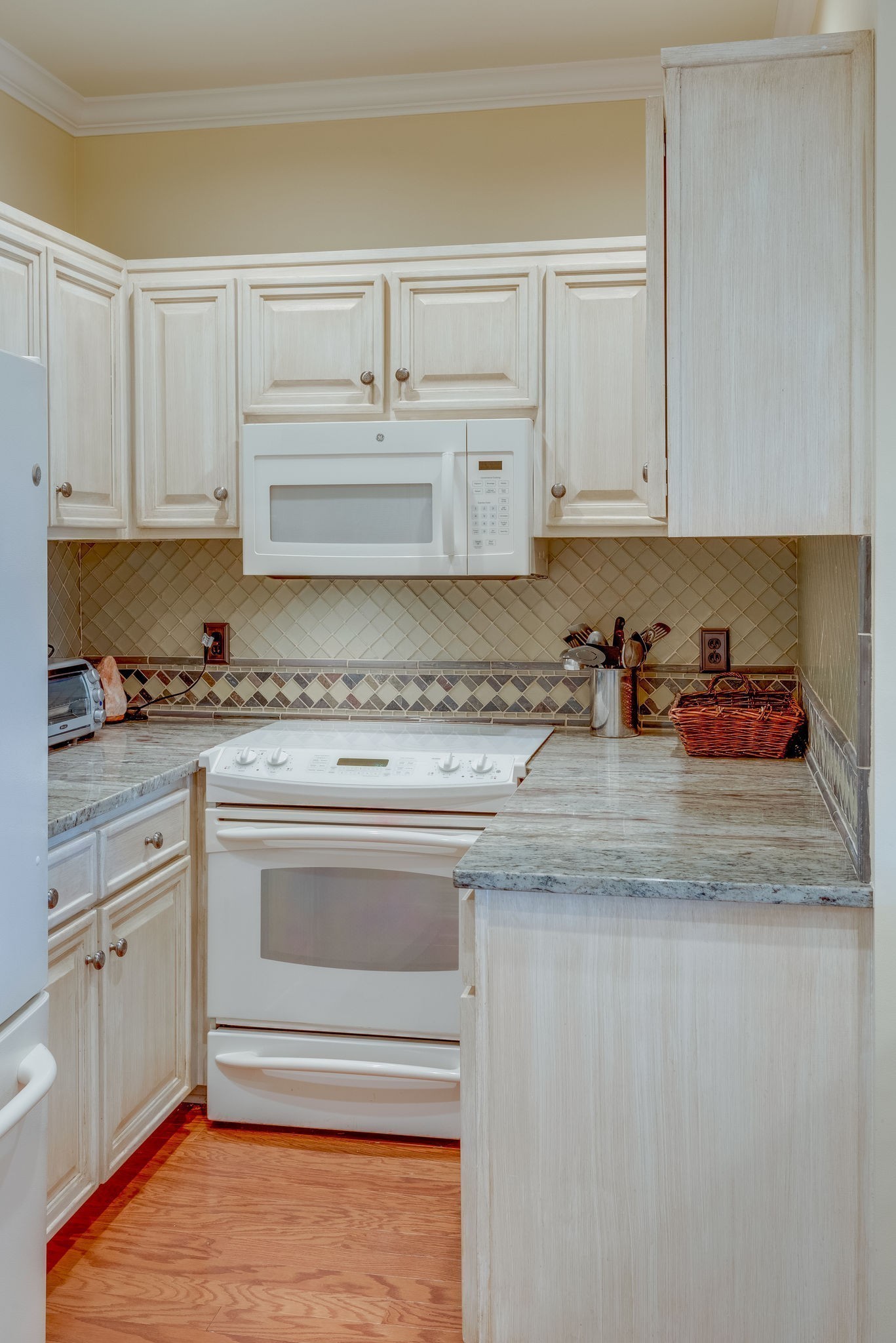 3626 West End Ave Unit: 202