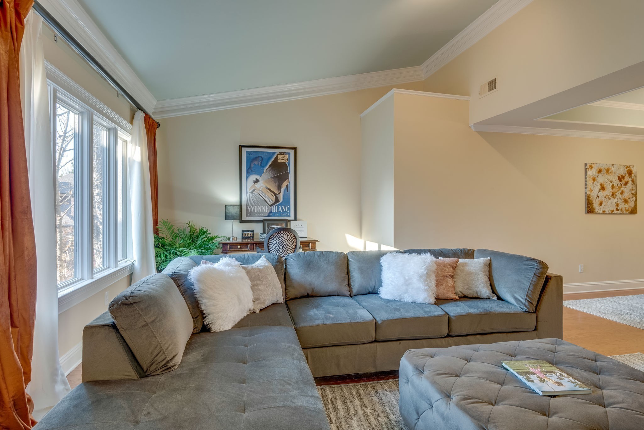 3626 West End Ave Unit: 202