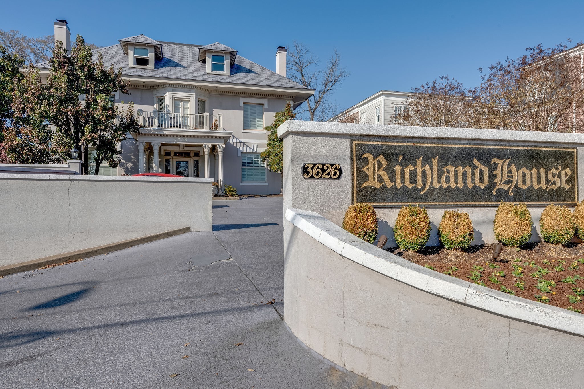 3626 West End Ave Unit: 202