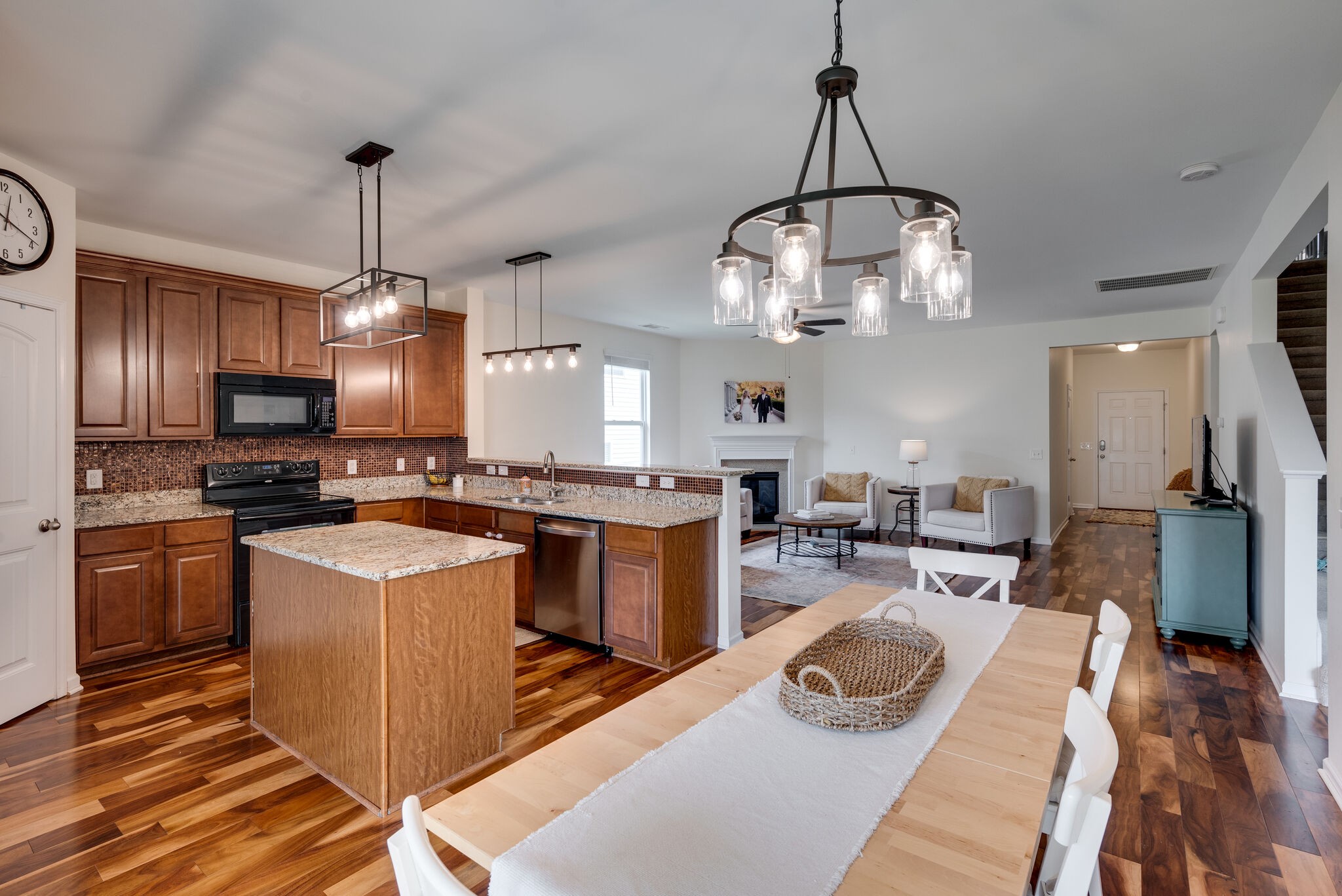 1257 Scarcroft Ln