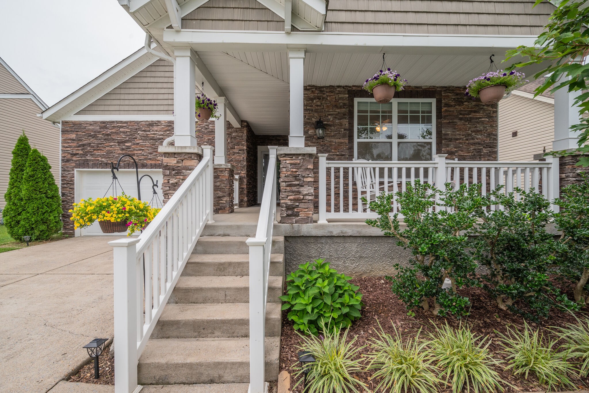 1257 Scarcroft Ln
