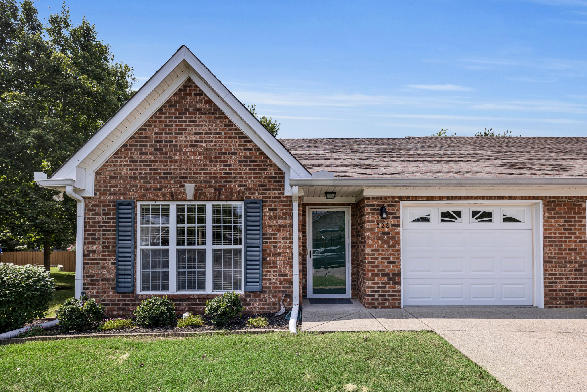 528 Village Green Cir