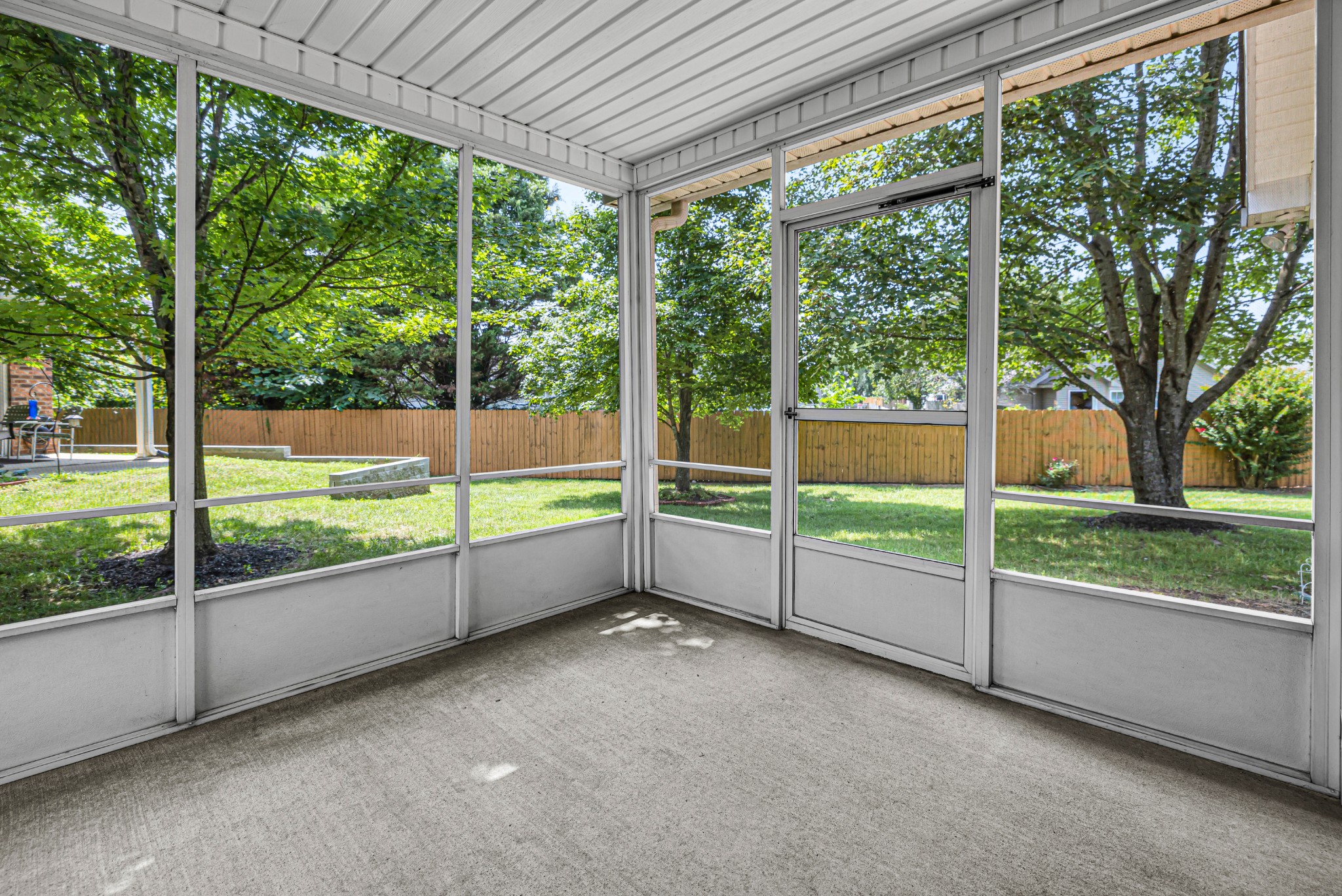 528 Village Green Cir